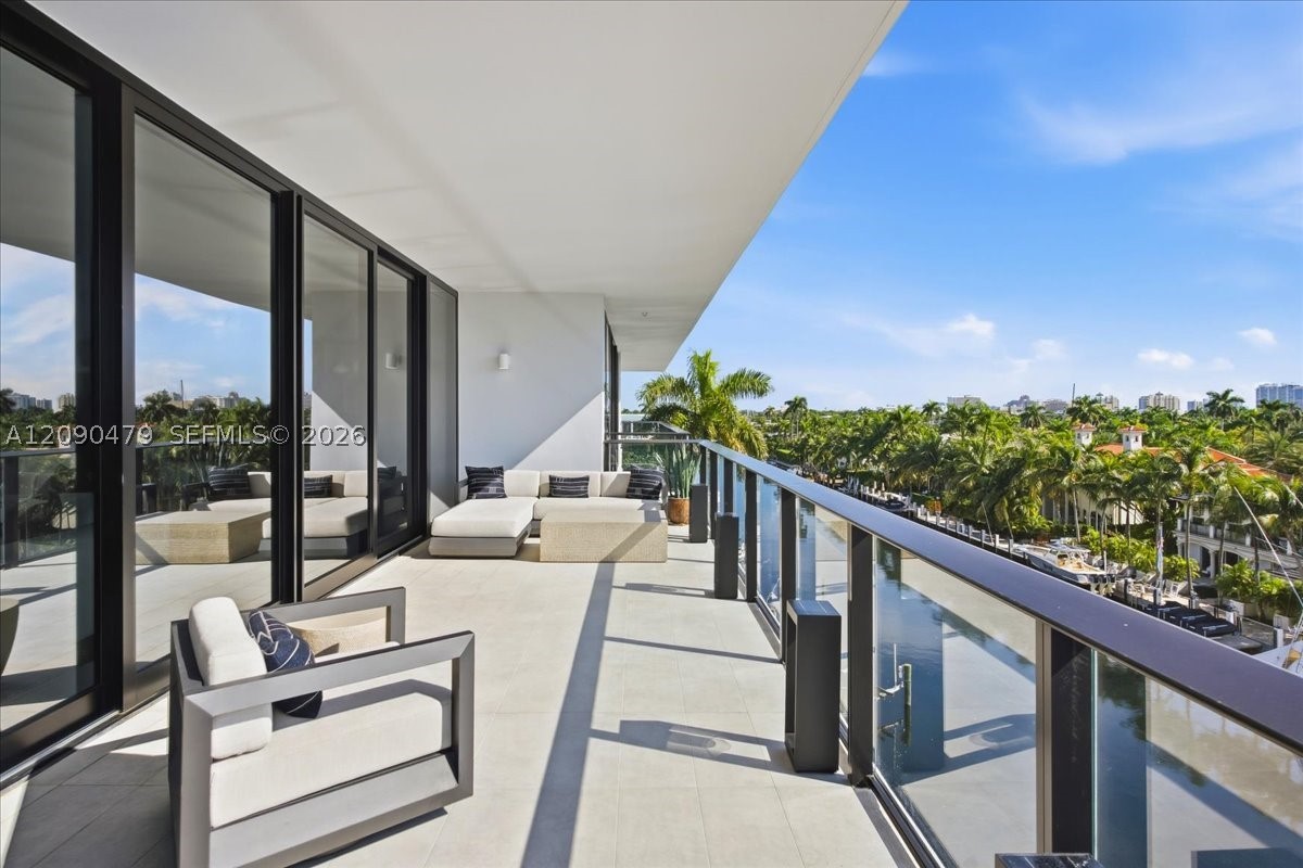 160 Isle Of Venice Dr #PH3 Fort Lauderdale, FL 33301