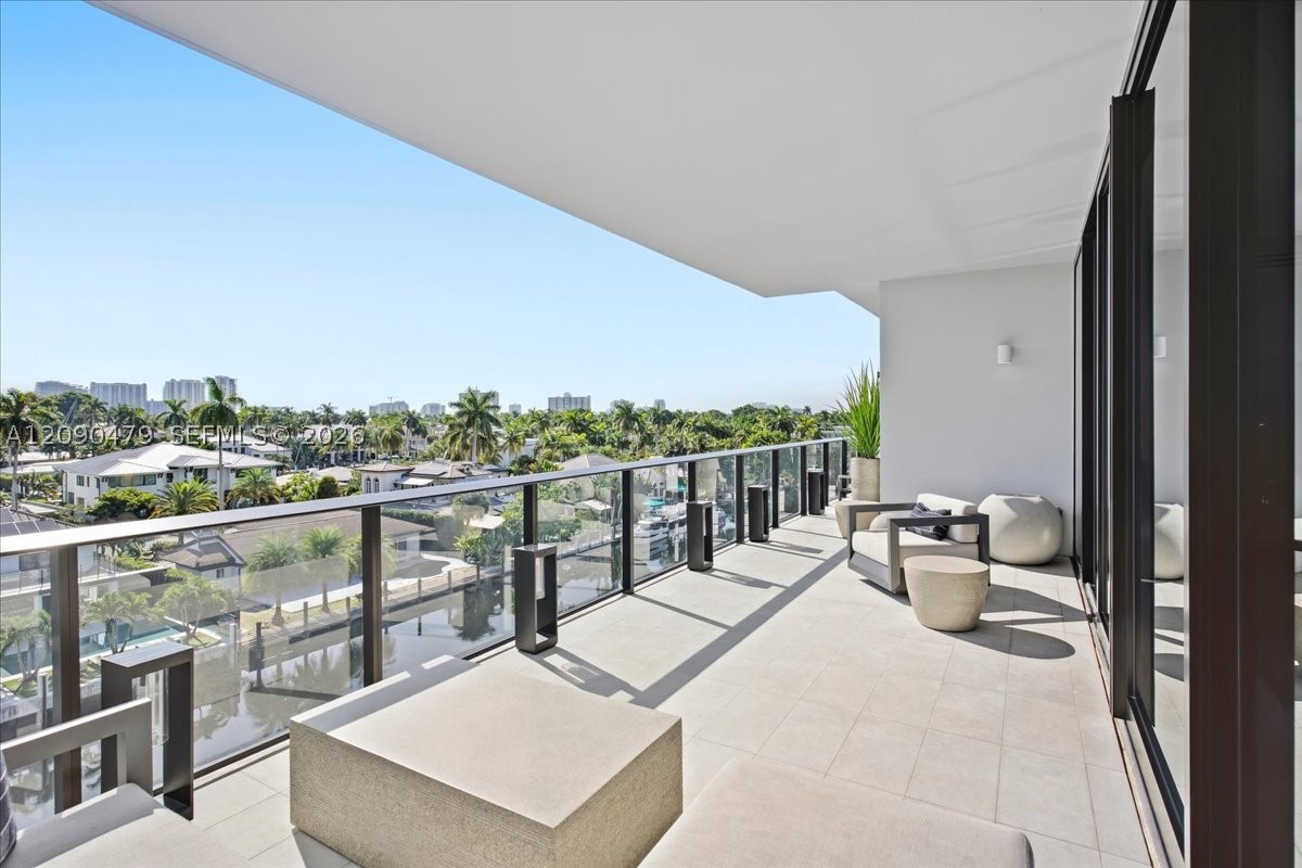 160 Isle Of Venice Dr #PH3 Fort Lauderdale, FL 33301