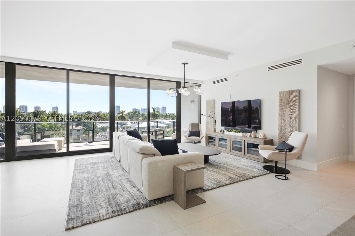 160 Isle Of Venice Dr #PH3 Fort Lauderdale, FL 33301