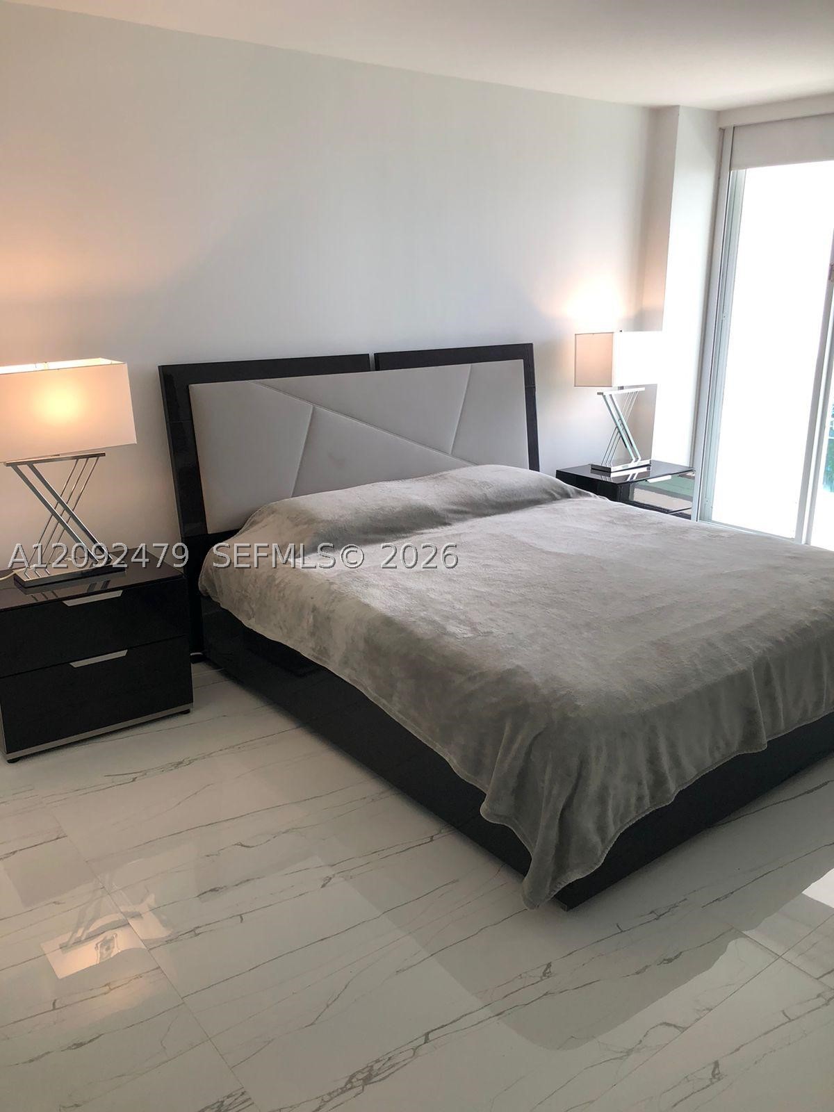 image Arlen House East15