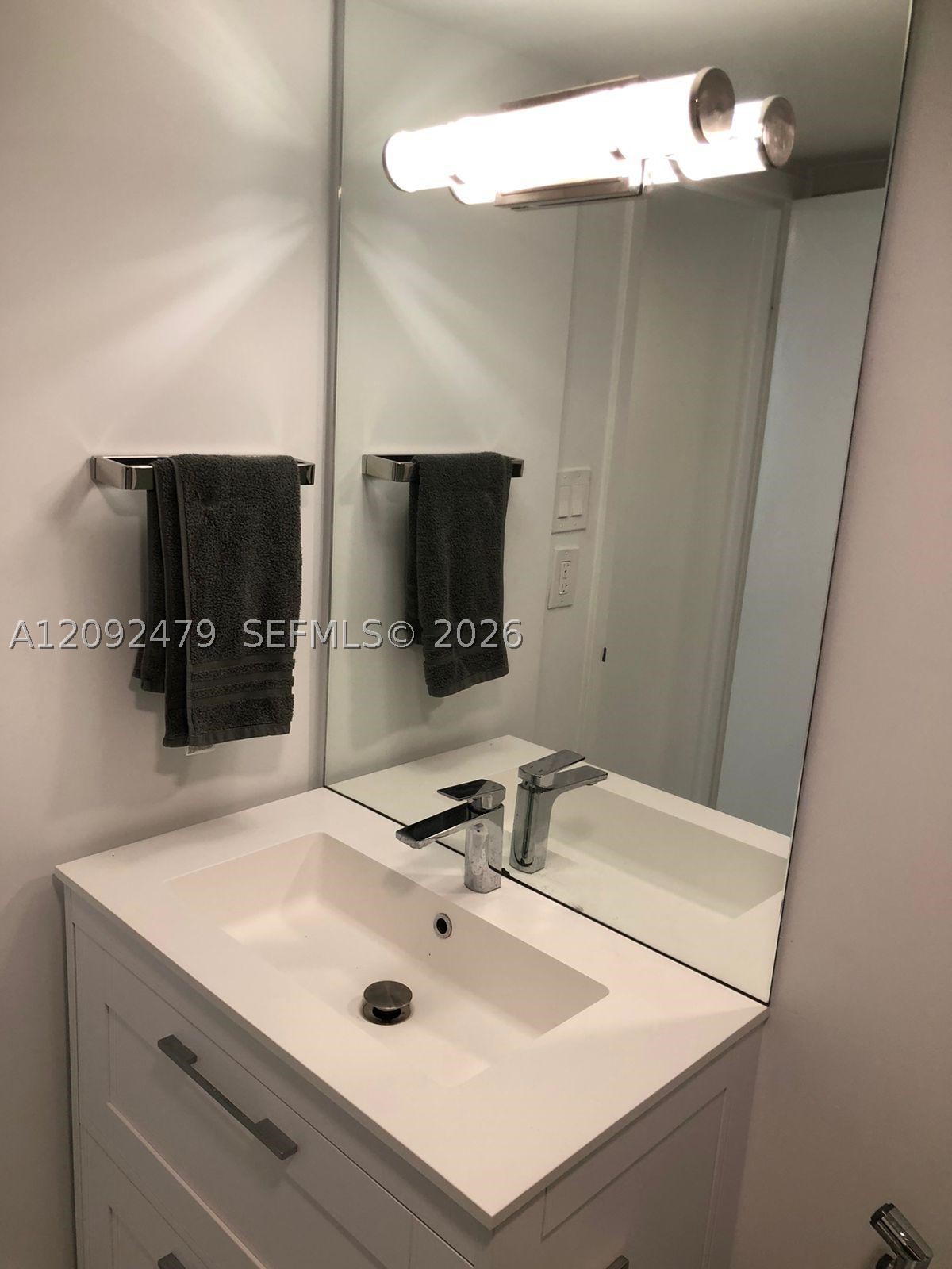 image Arlen House East27