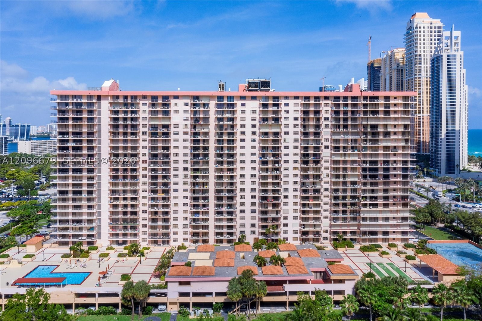 image Winston Towers 60012