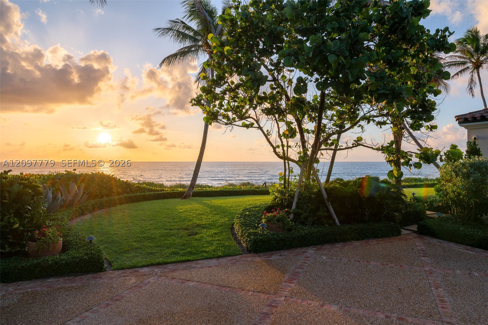 183 S Beach Rd Jupiter Island, FL 33455