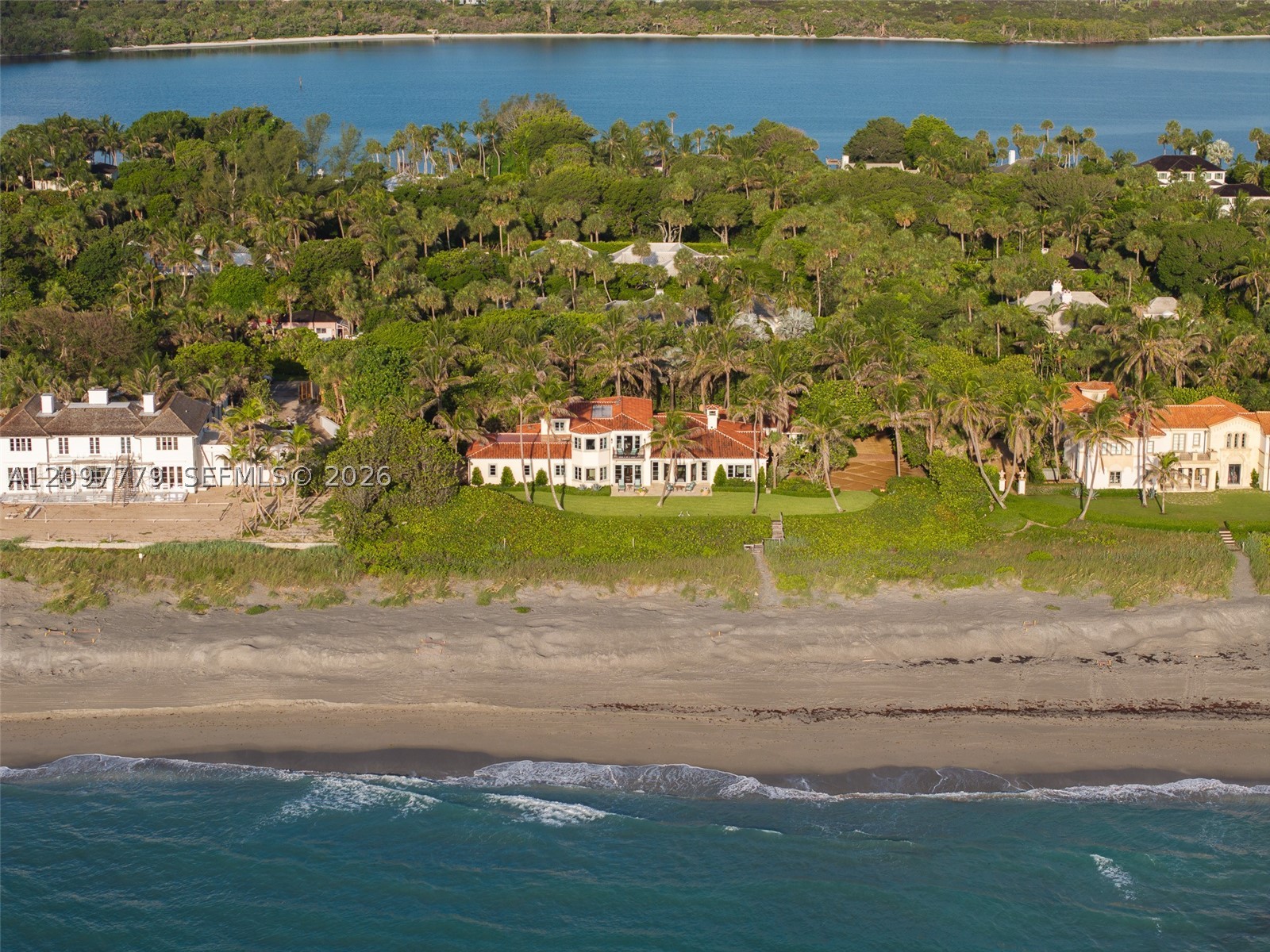 183 S Beach Rd Jupiter Island, FL 33455