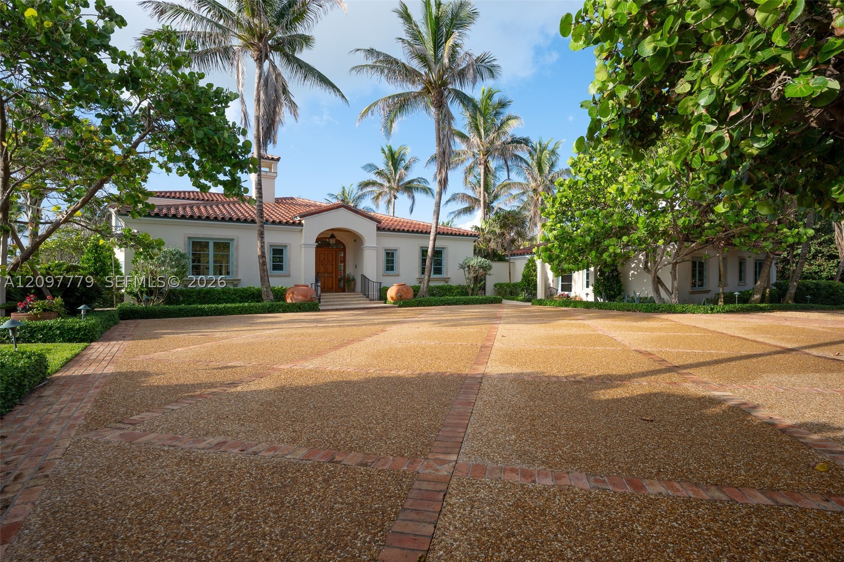 183 S Beach Rd Jupiter Island, FL 33455