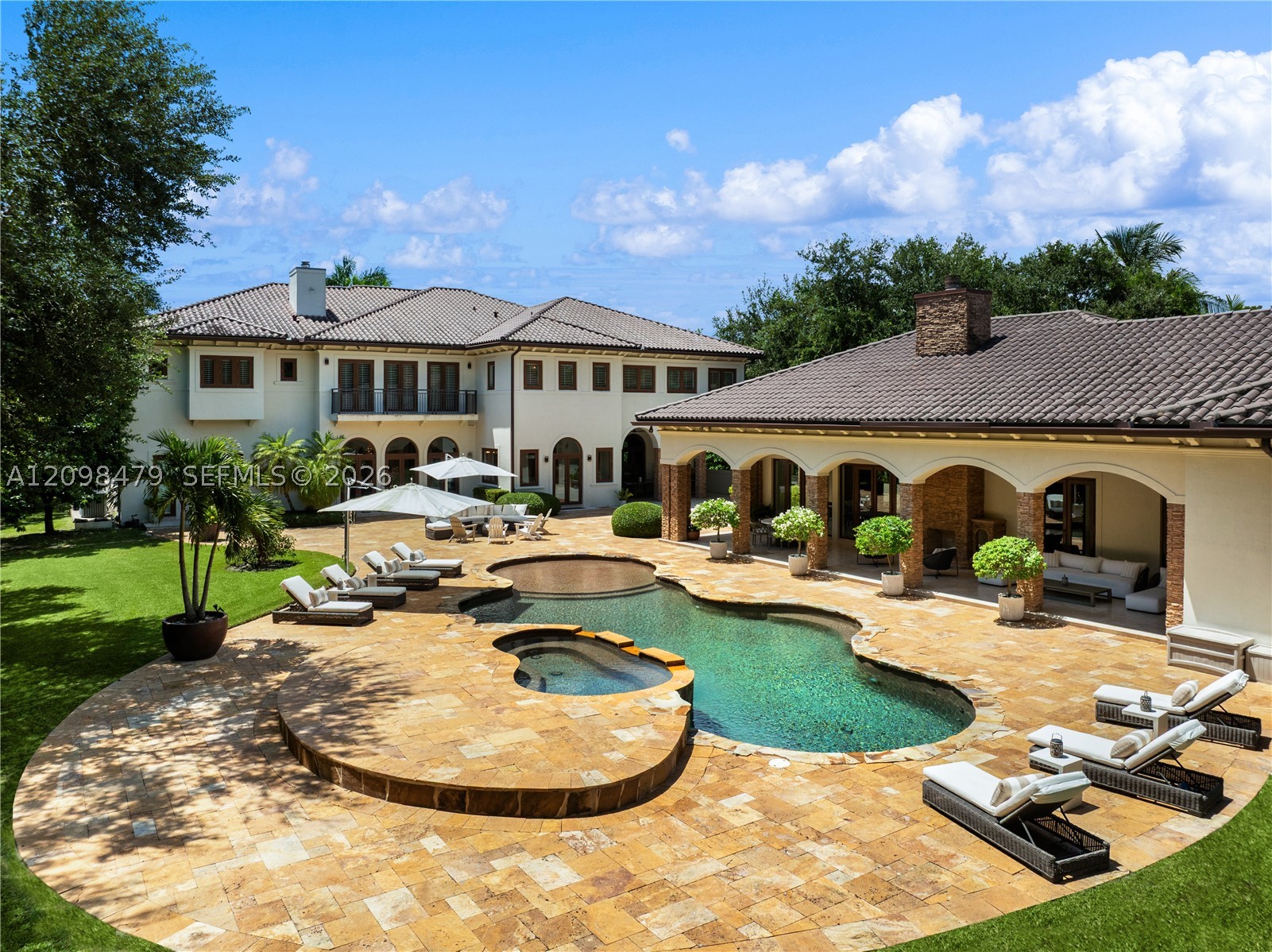 6645 SW 102nd St Pinecrest, FL 33156