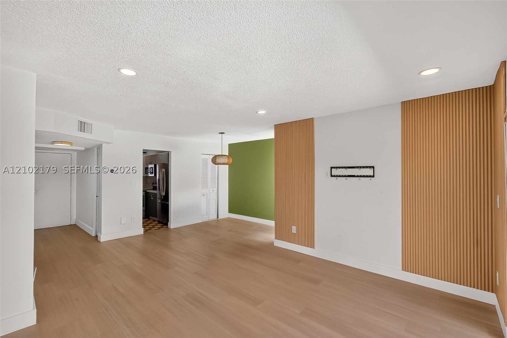 525 Coral Way #403