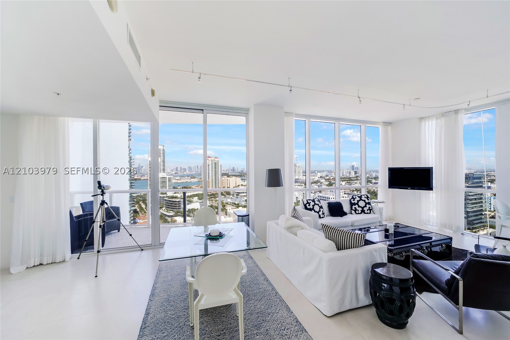image Continuum South Beach North Tower13