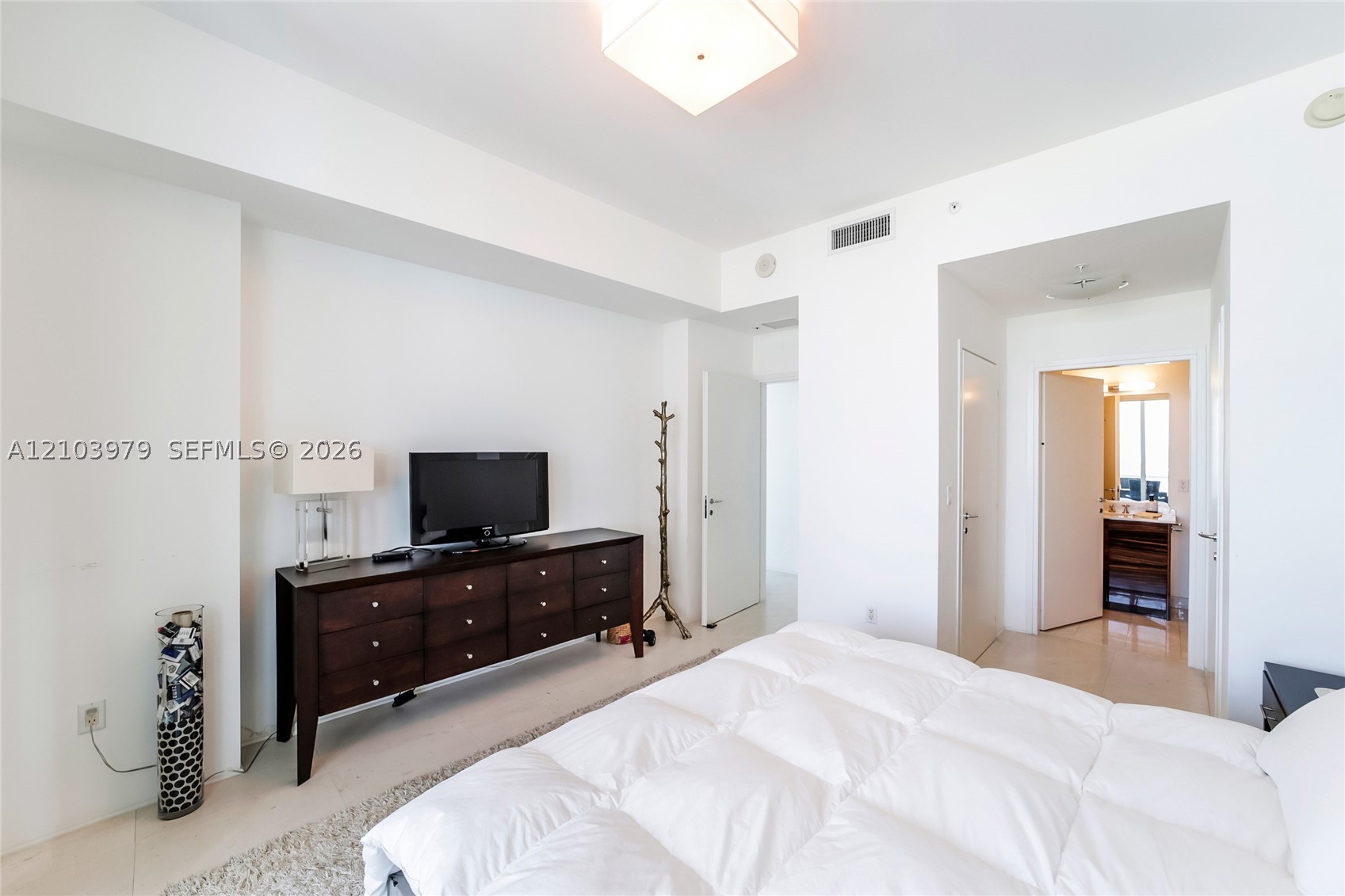 image Continuum South Beach North Tower23