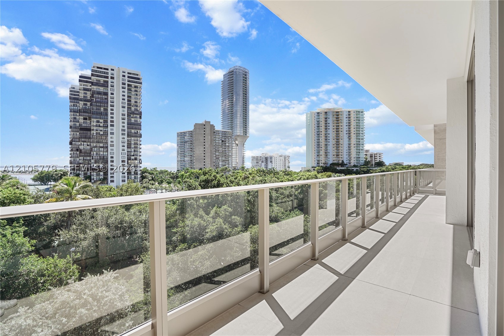 2200 Brickell Ave #PH02
