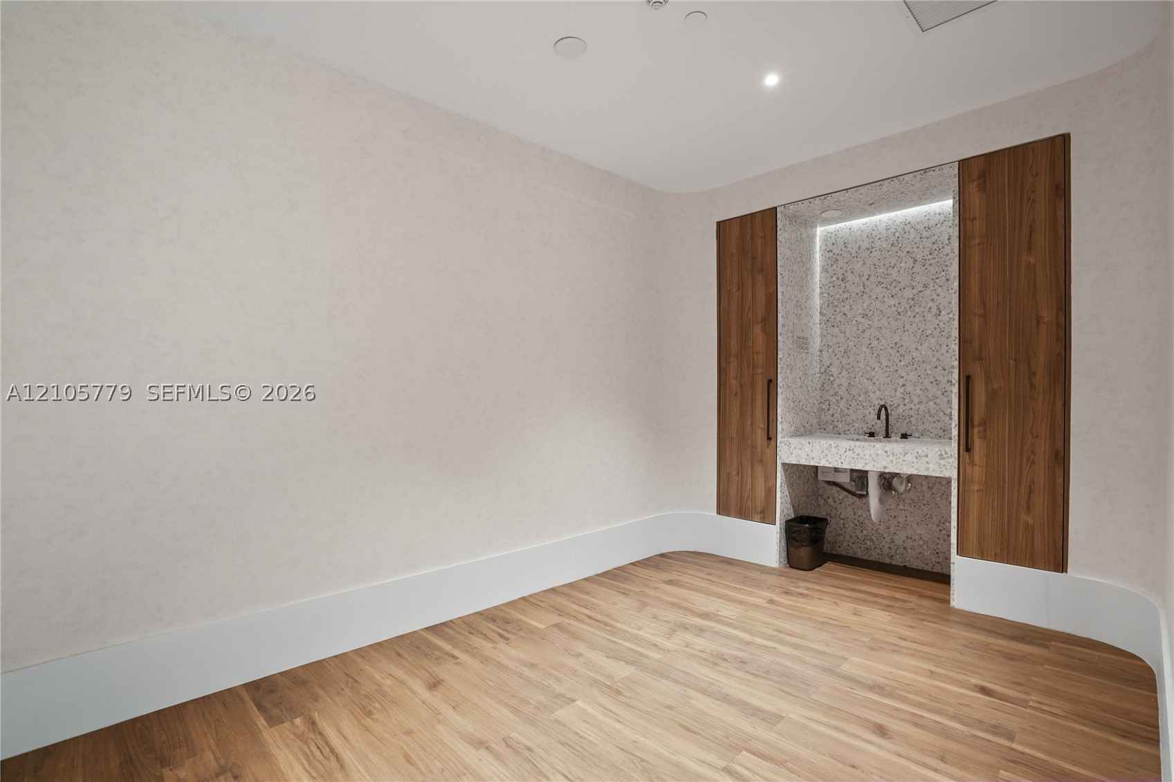 2200 Brickell Ave #PH02 Miami, FL 33129