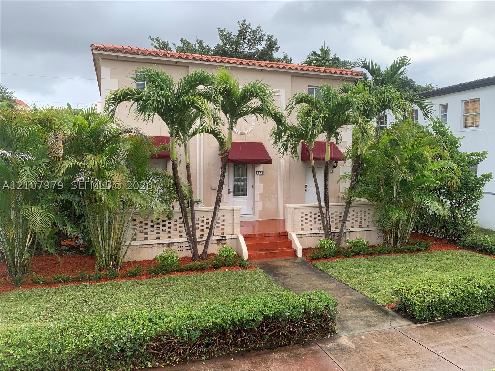 19 Sidonia Ave #4
