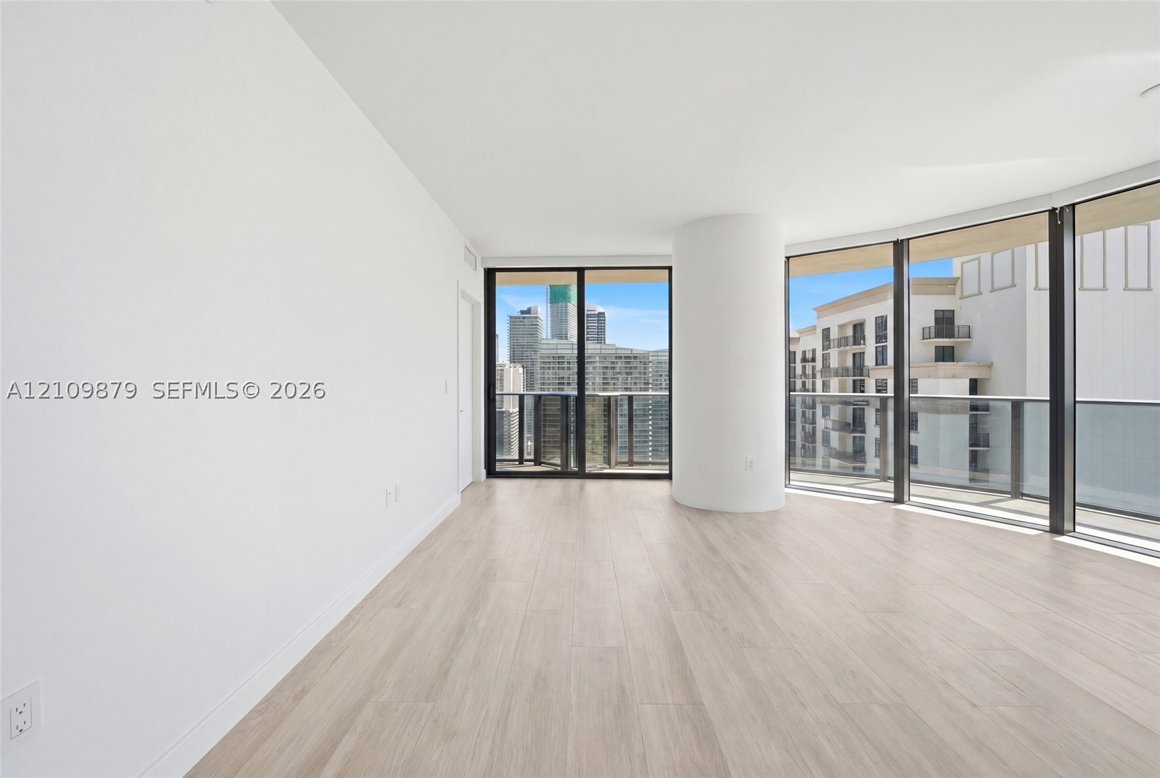 55 SW 9th St #3106 Miami, FL 33130