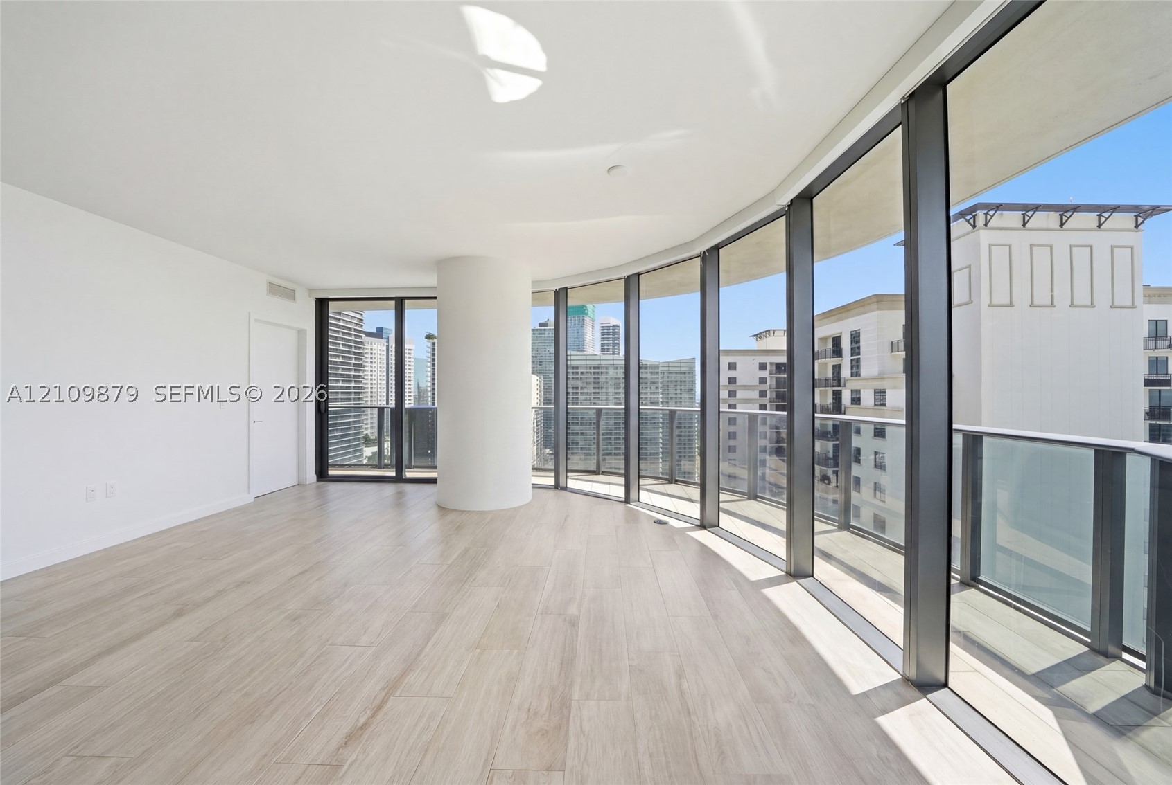 55 SW 9th St #3106 Miami, FL 33130