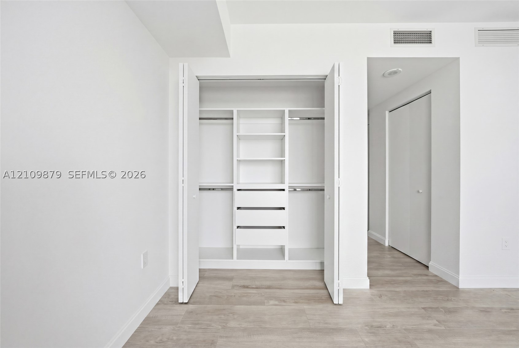 55 SW 9th St #3106 Miami, FL 33130