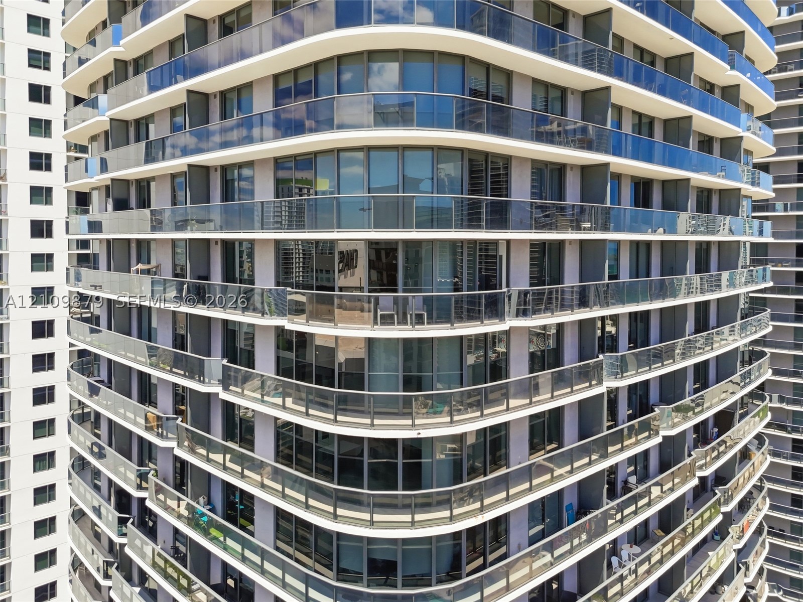 55 SW 9th St #3106 Miami, FL 33130