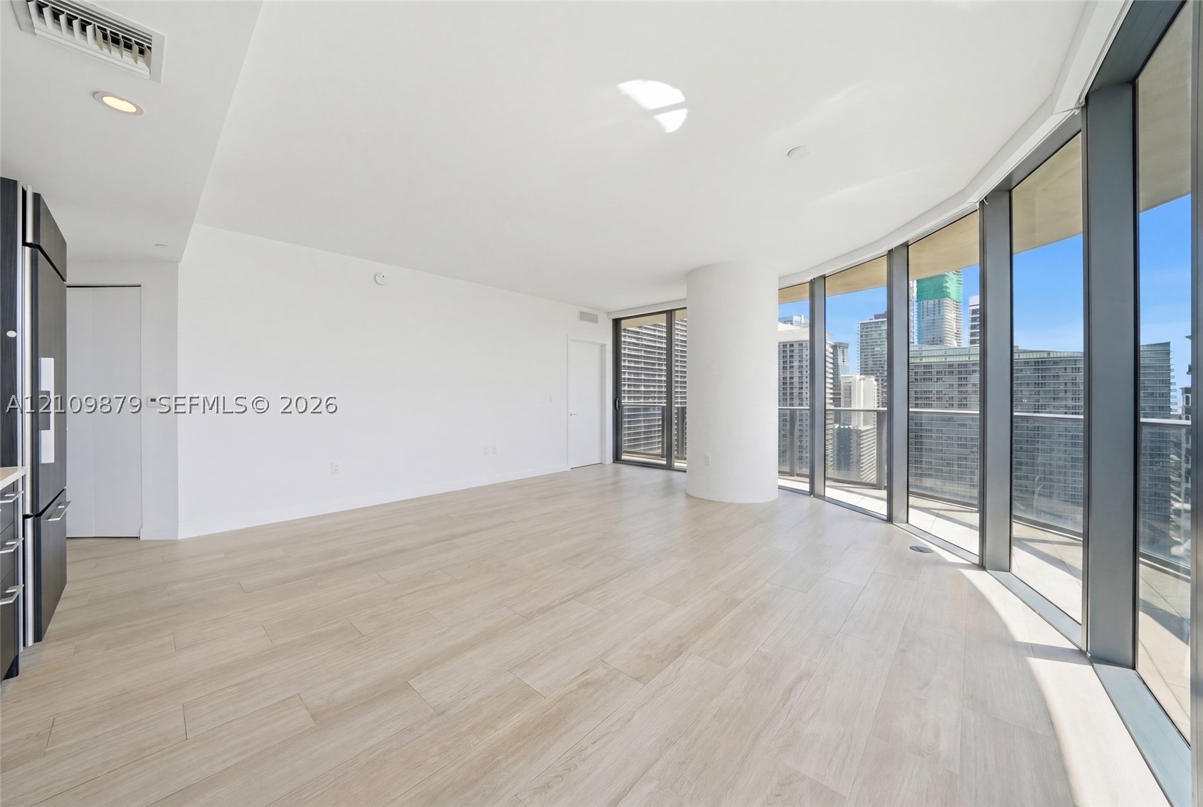 55 SW 9th St #3106 Miami, FL 33130