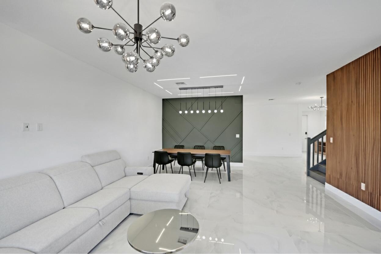 671 NE 191st Miami, FL 33179