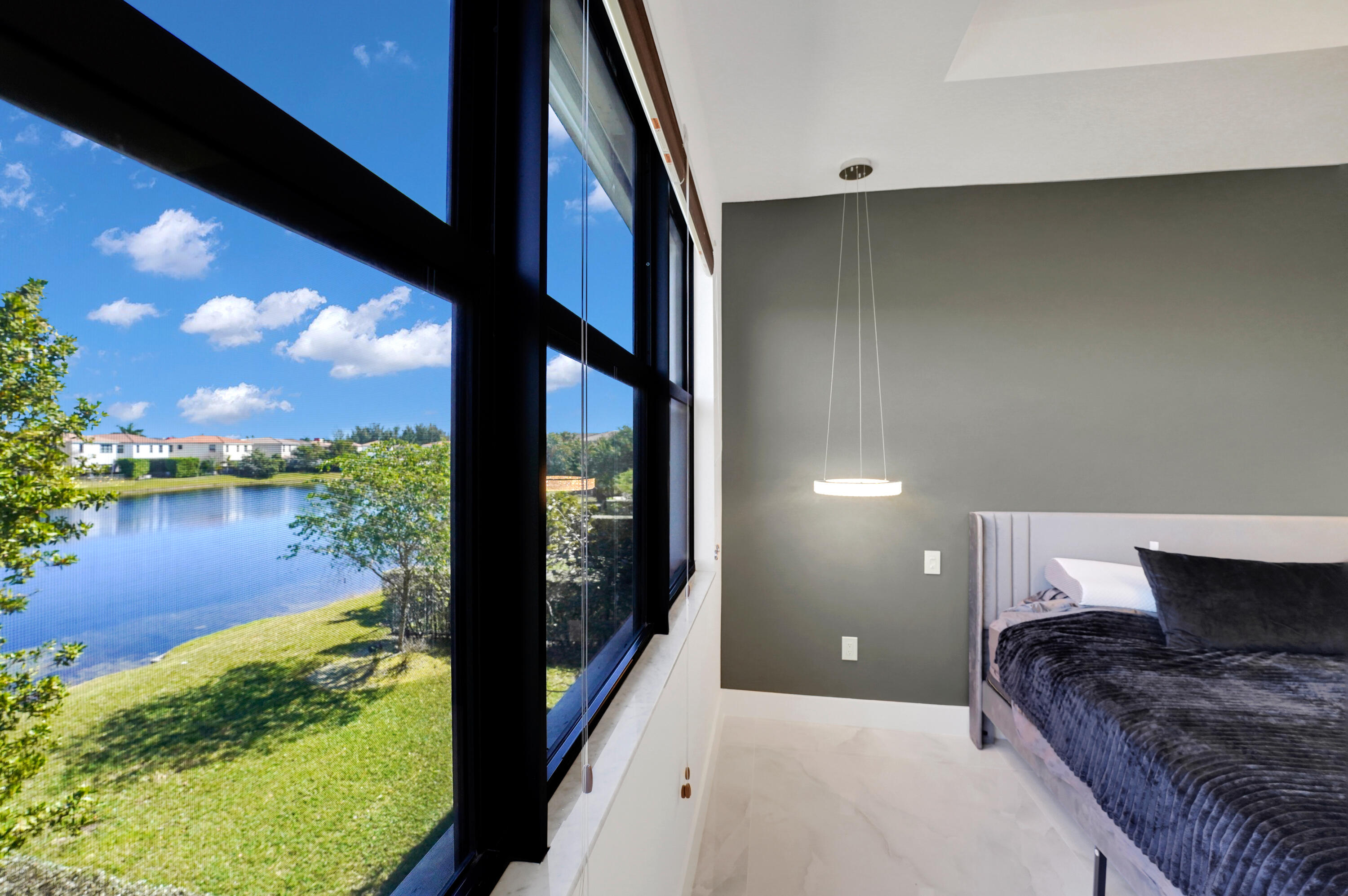 671 NE 191st Miami, FL 33179