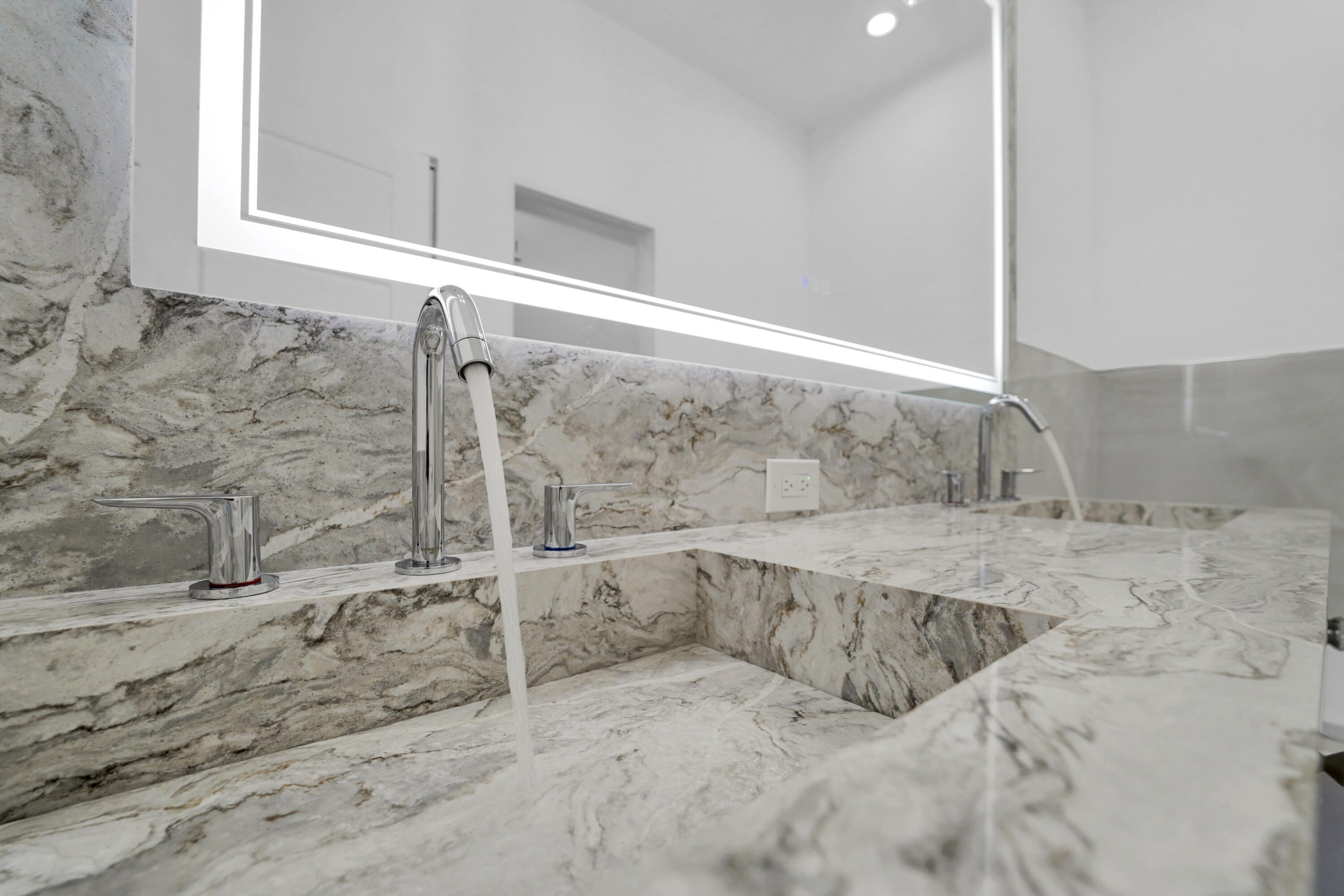 671 NE 191st Miami, FL 33179