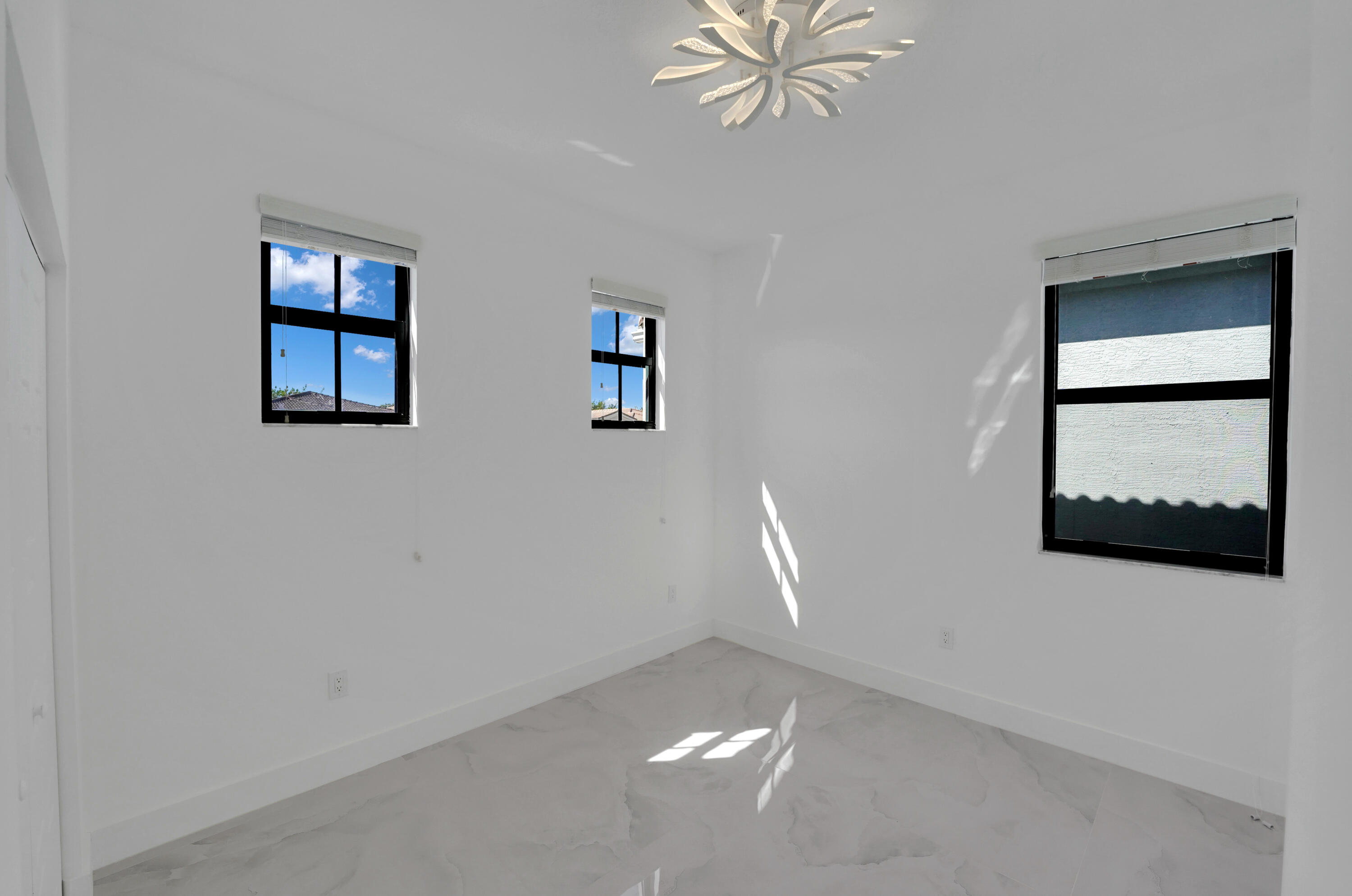 671 NE 191st Miami, FL 33179