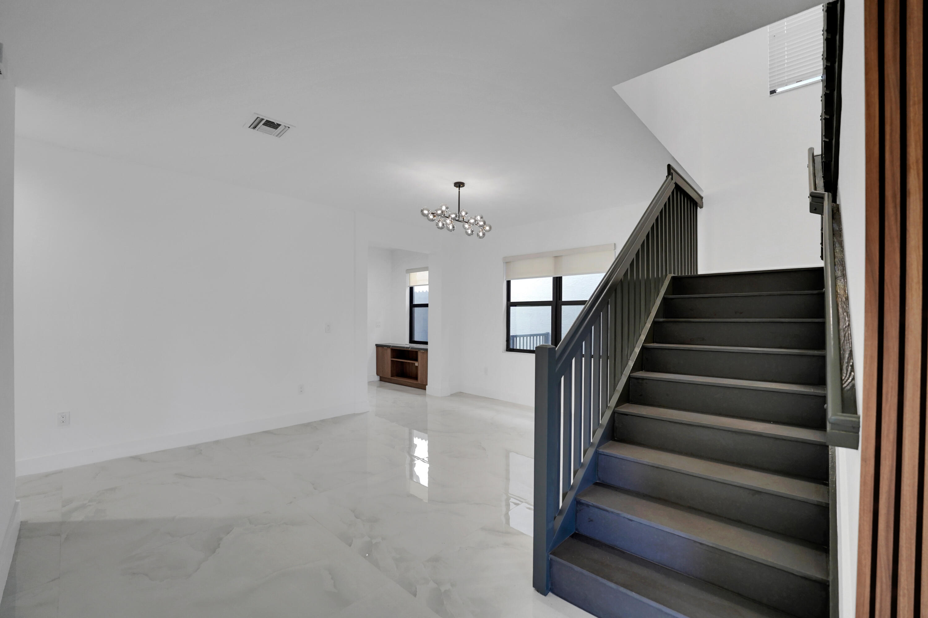 671 NE 191st Miami, FL 33179