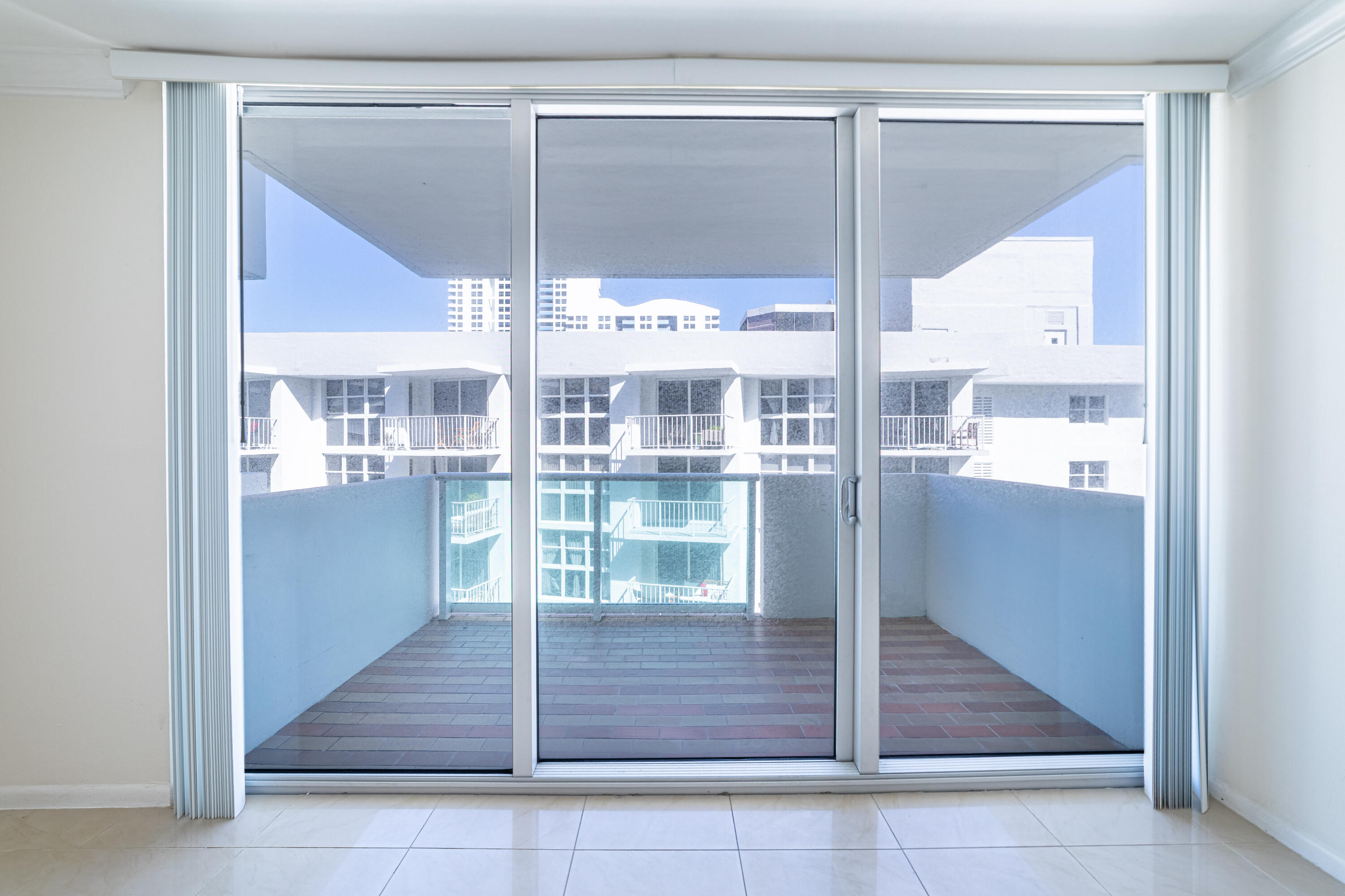 image Mirador 1200 (North Tower)13