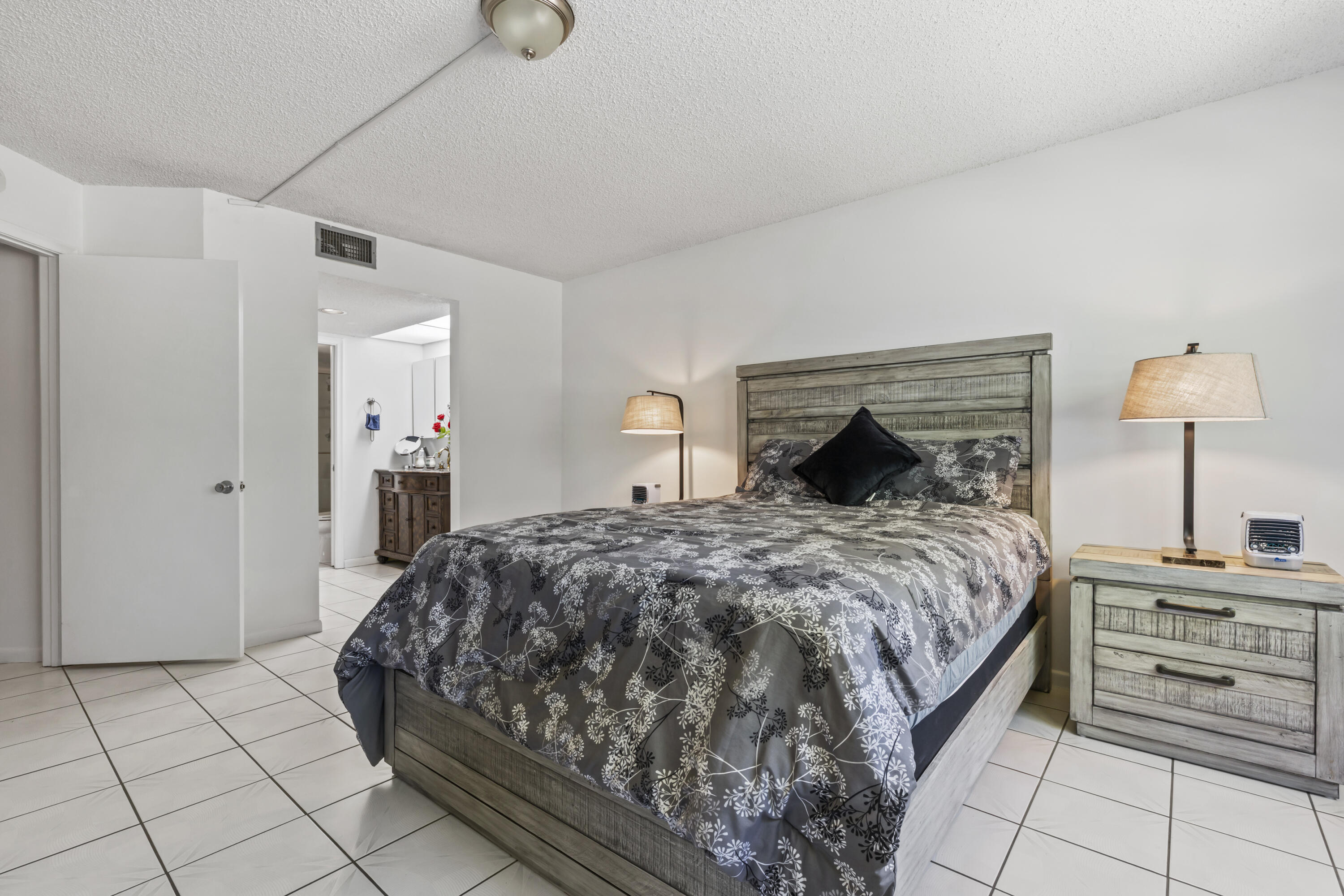 1000 SW 125th #211 Pembroke Pines, FL 33027