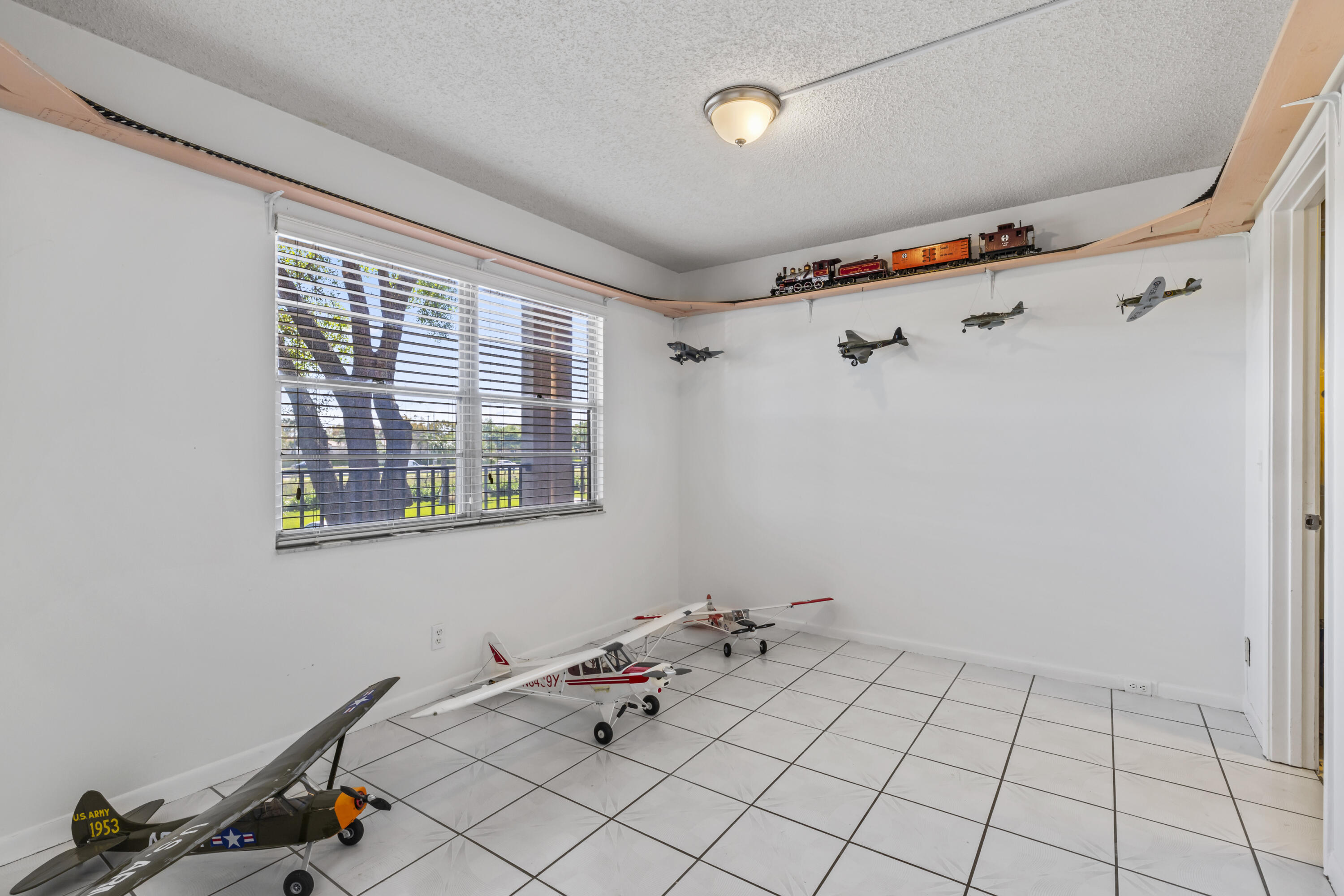 1000 SW 125th #211 Pembroke Pines, FL 33027