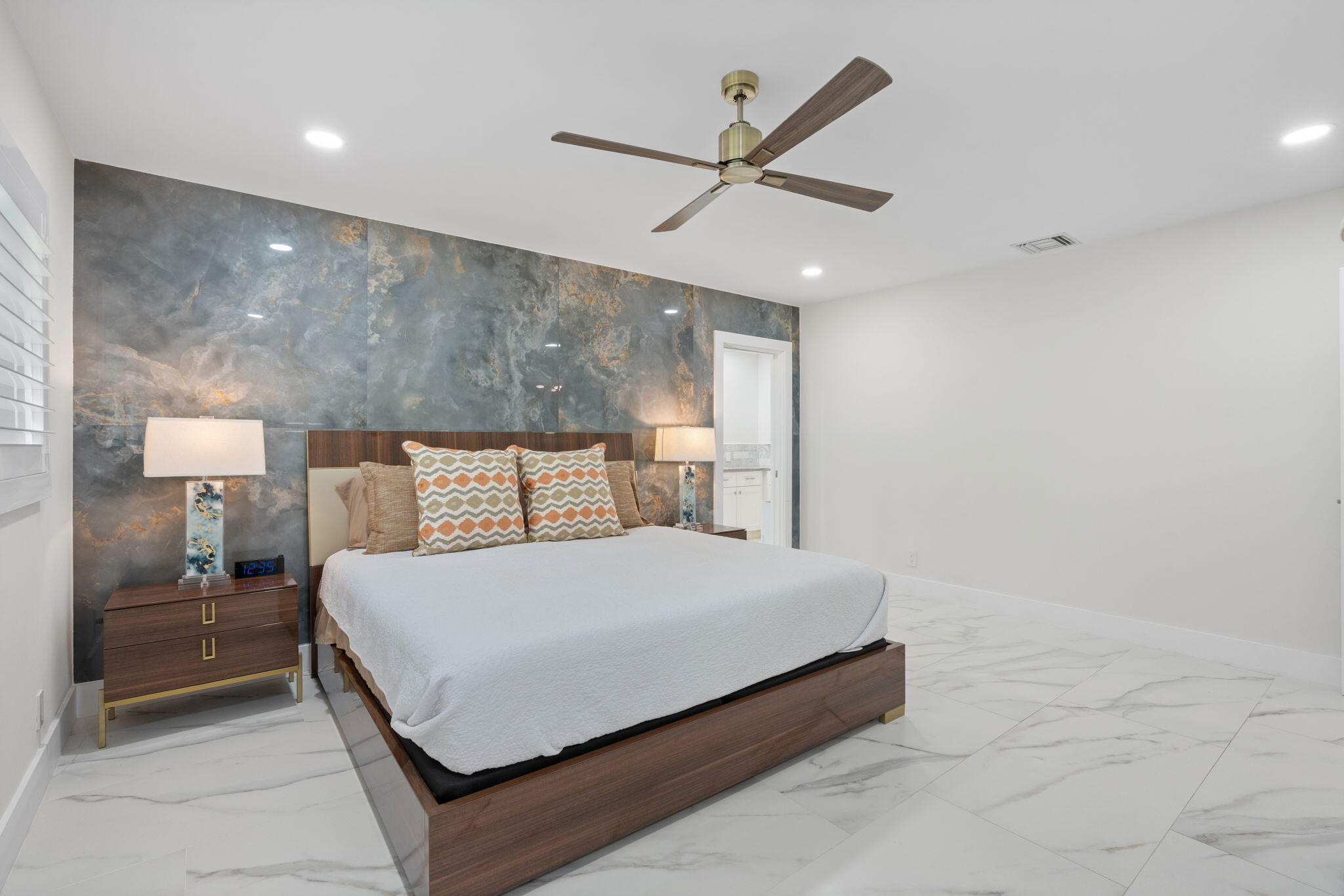 1114 W Cypress #V-8 Pompano Beach, FL 33069