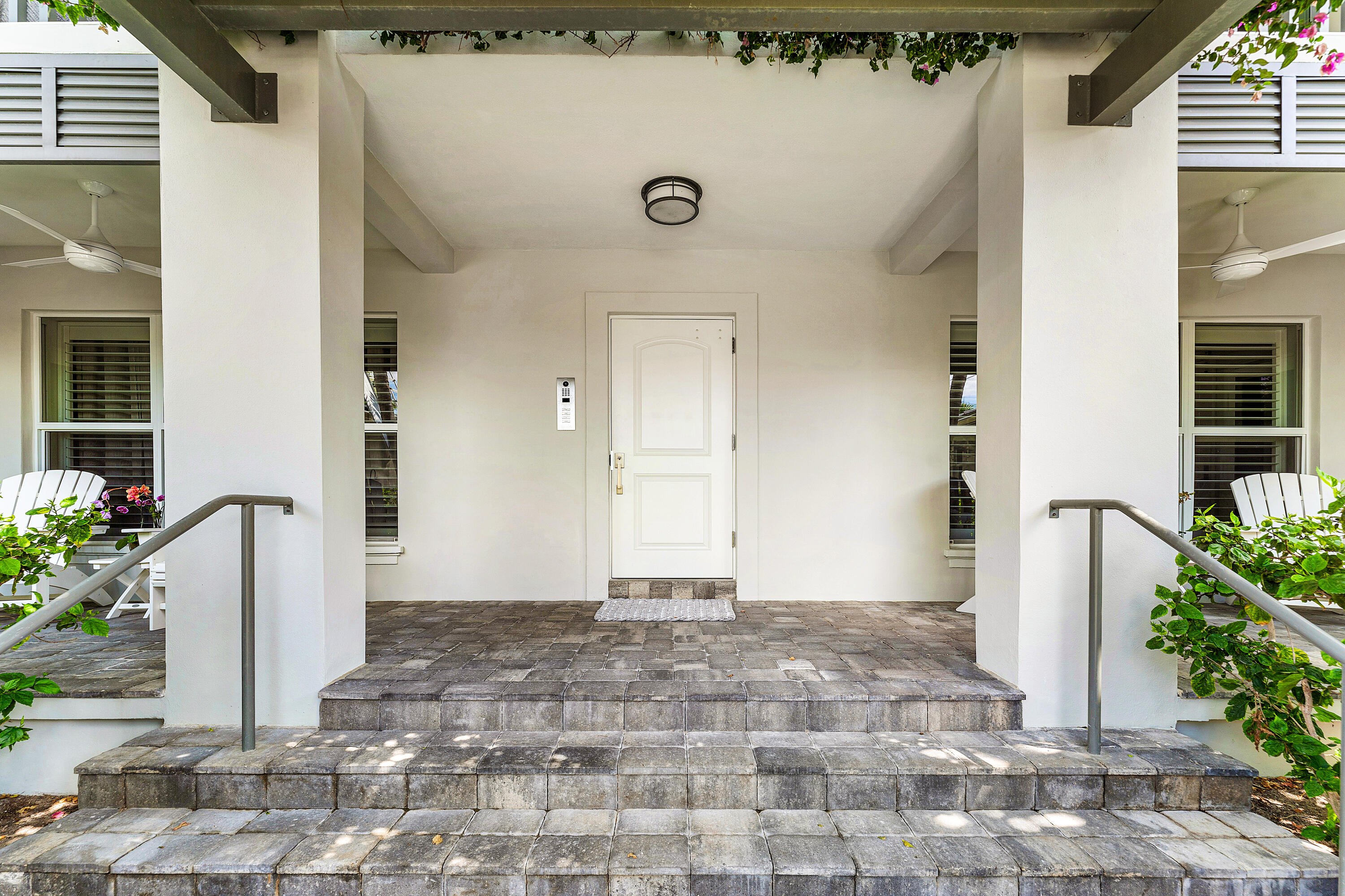 1025 Casuarina #4