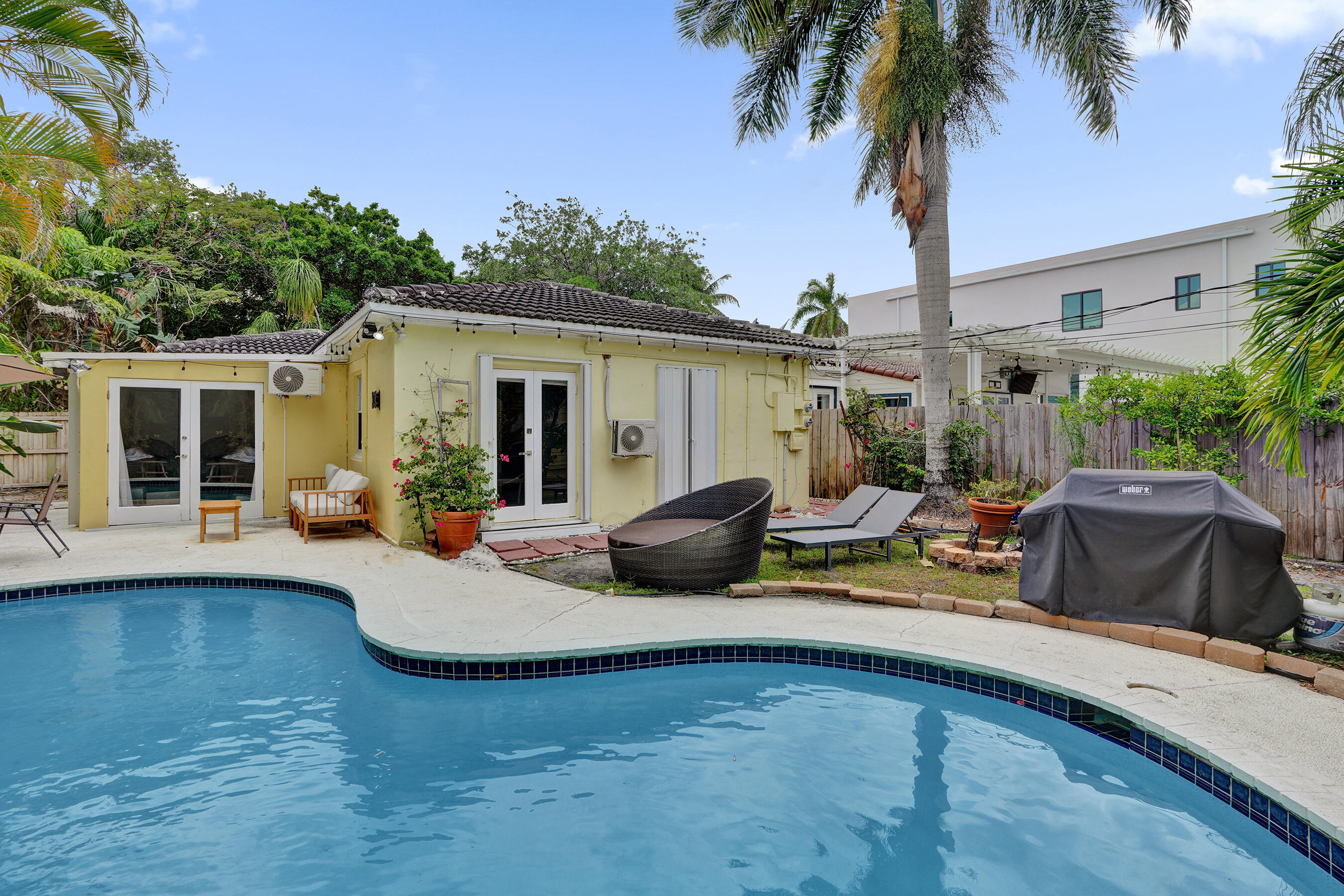 530 NE 11th Fort Lauderdale, FL 33301