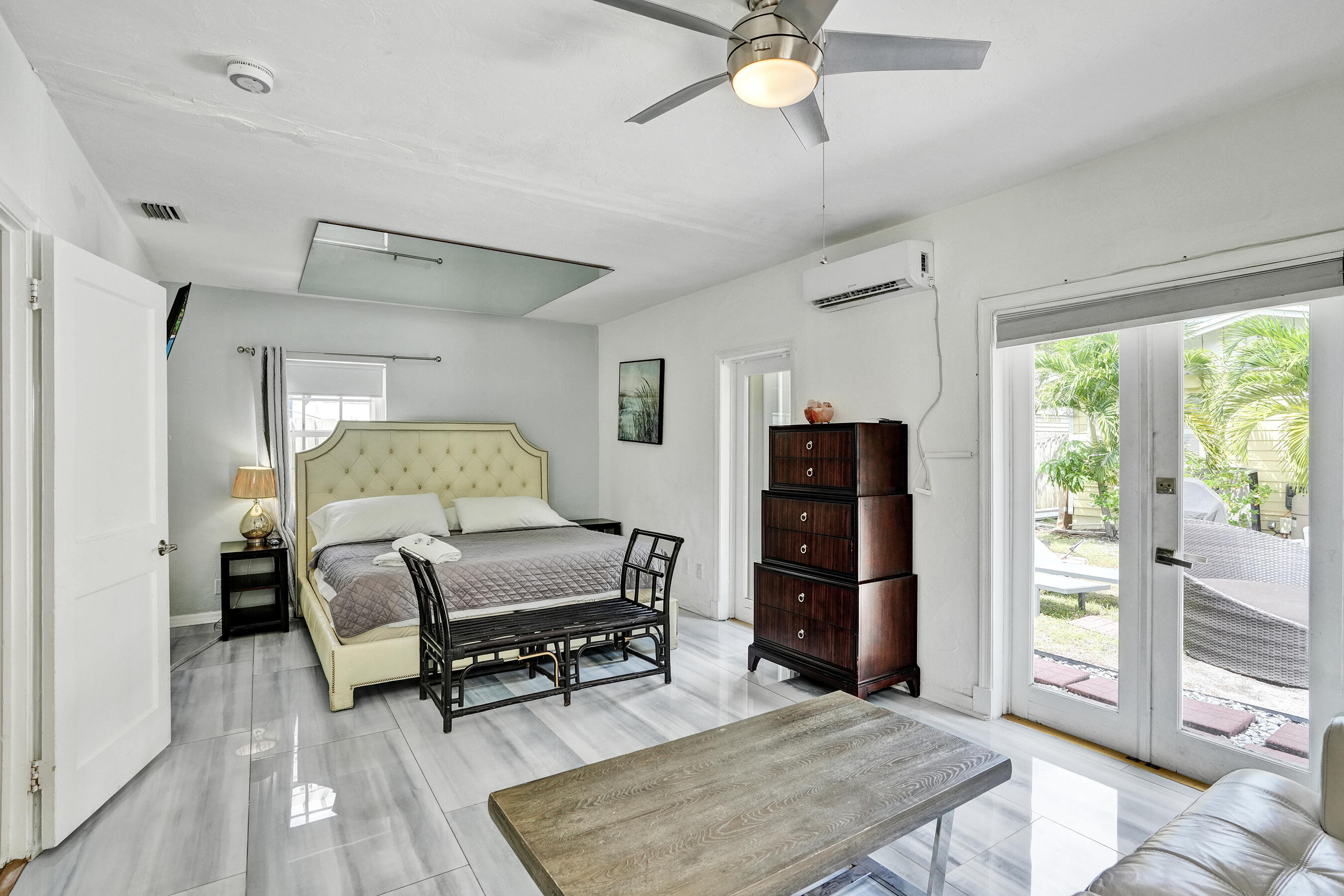 530 NE 11th Fort Lauderdale, FL 33301