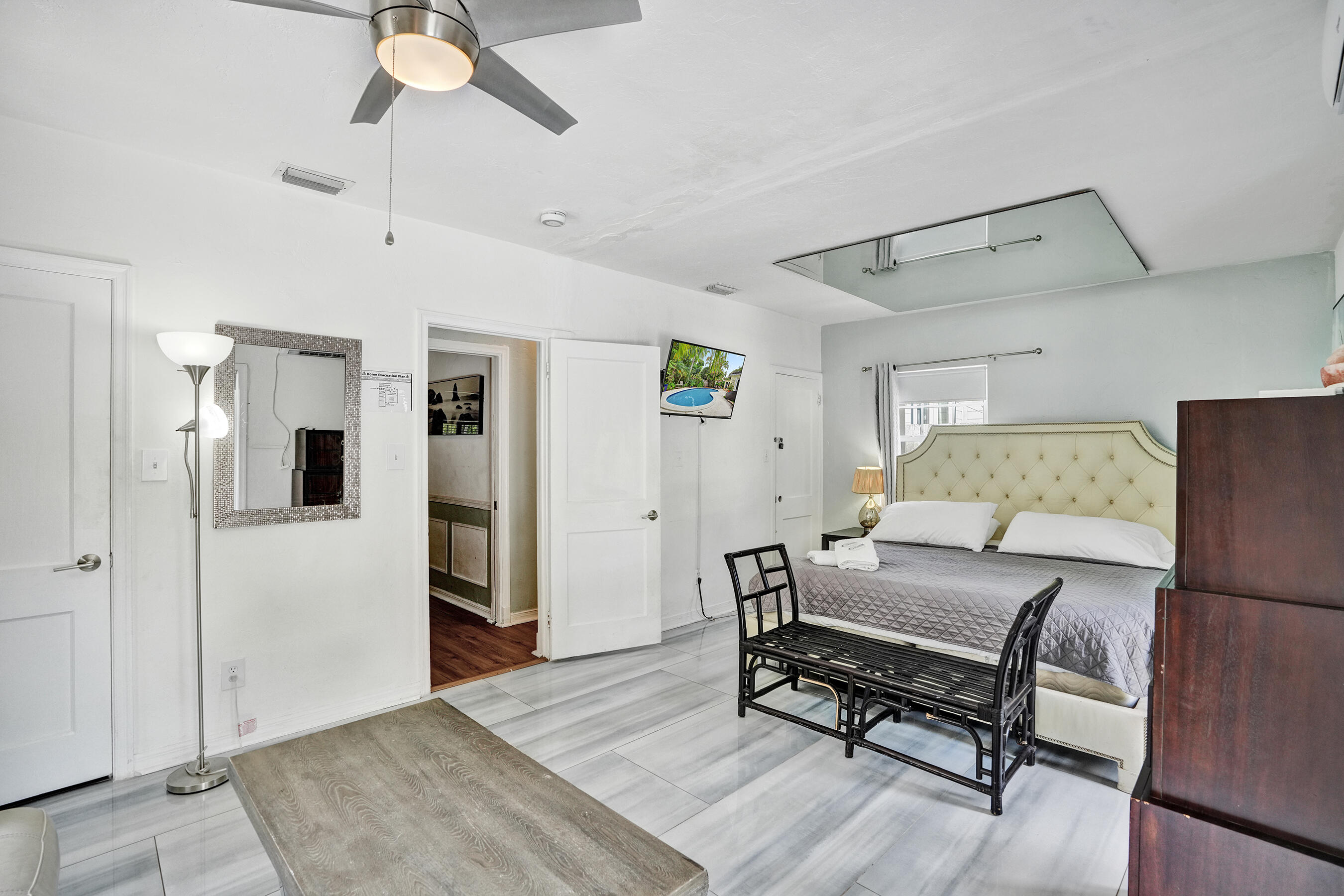 530 NE 11th Fort Lauderdale, FL 33301