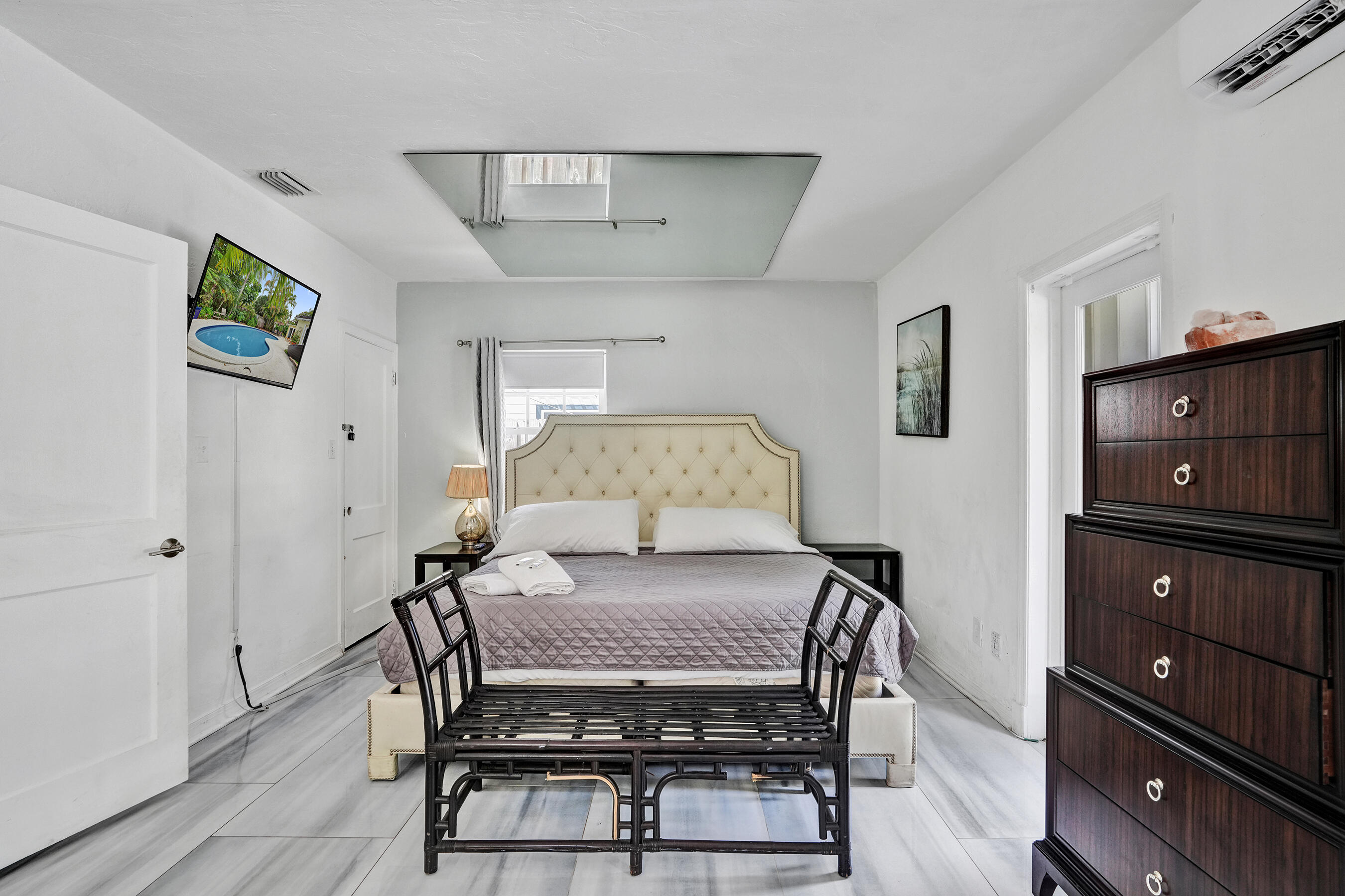530 NE 11th Fort Lauderdale, FL 33301