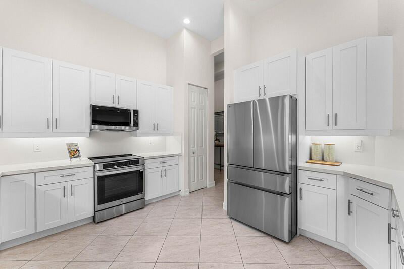 9720 Isles Cay