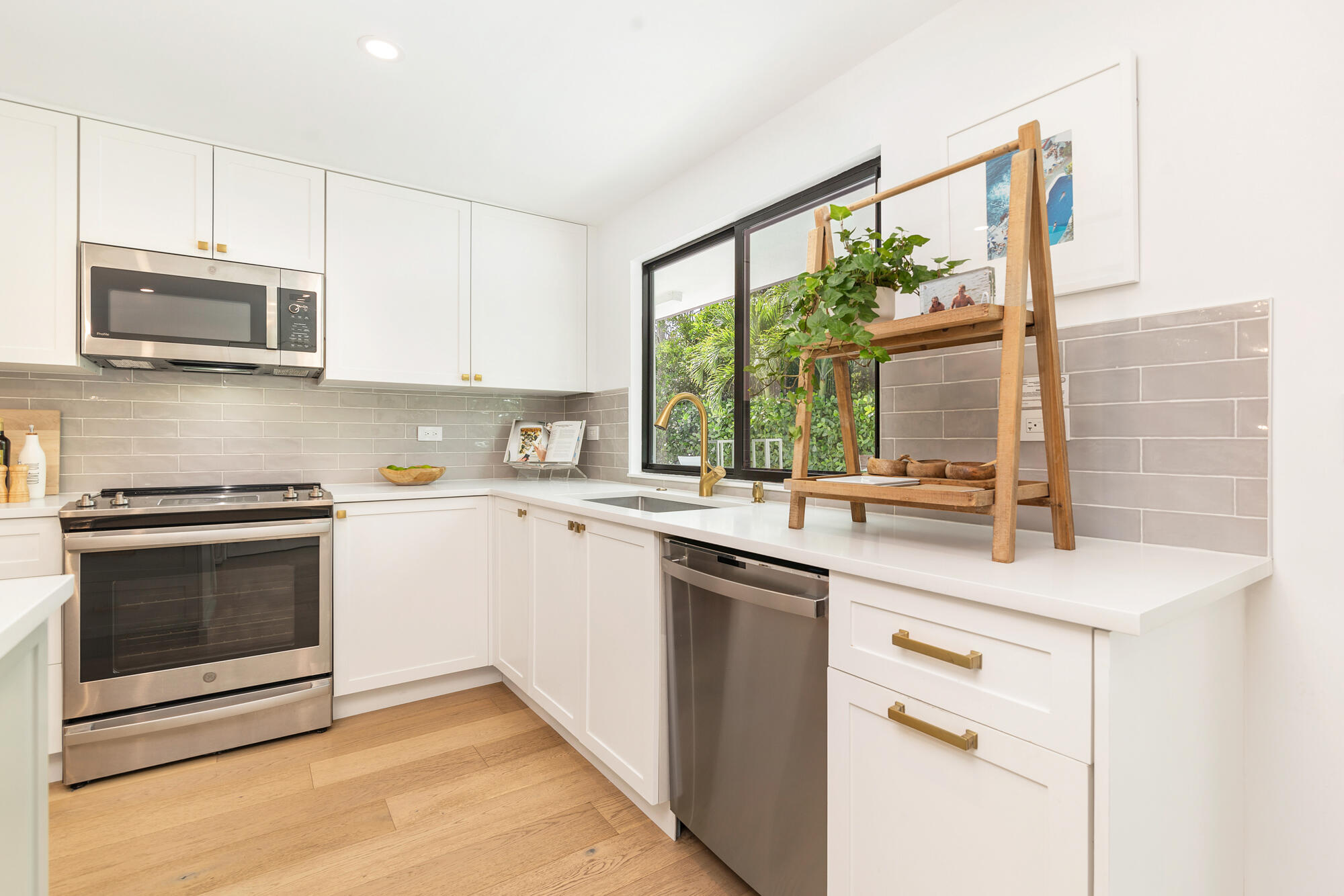 320 Linda West Palm Beach, FL 33405