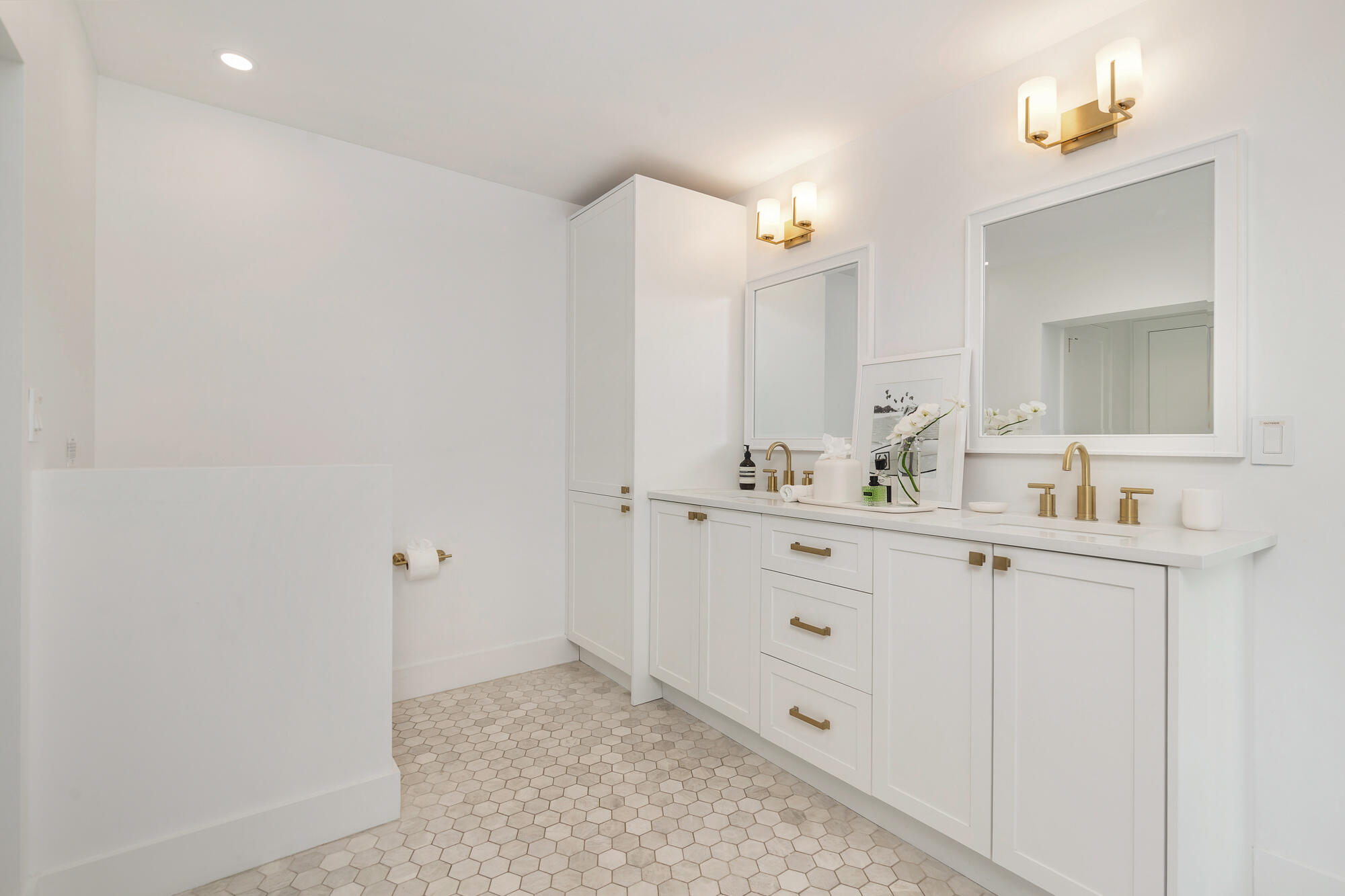 320 Linda West Palm Beach, FL 33405
