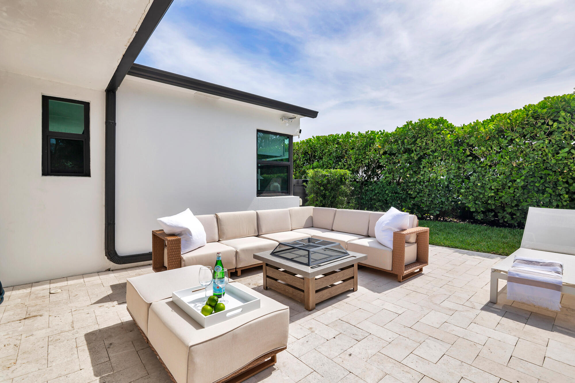 320 Linda West Palm Beach, FL 33405