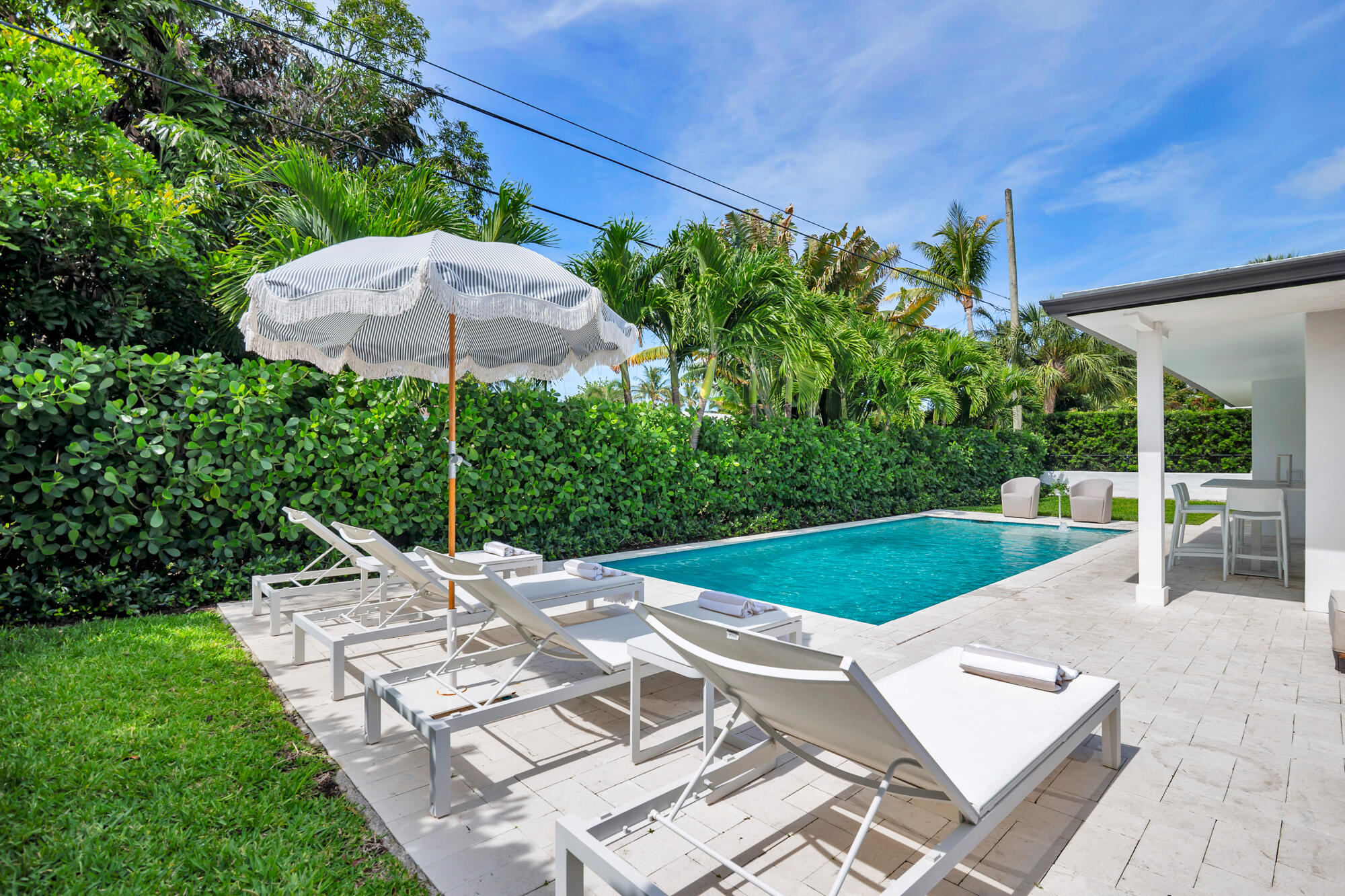 320 Linda West Palm Beach, FL 33405