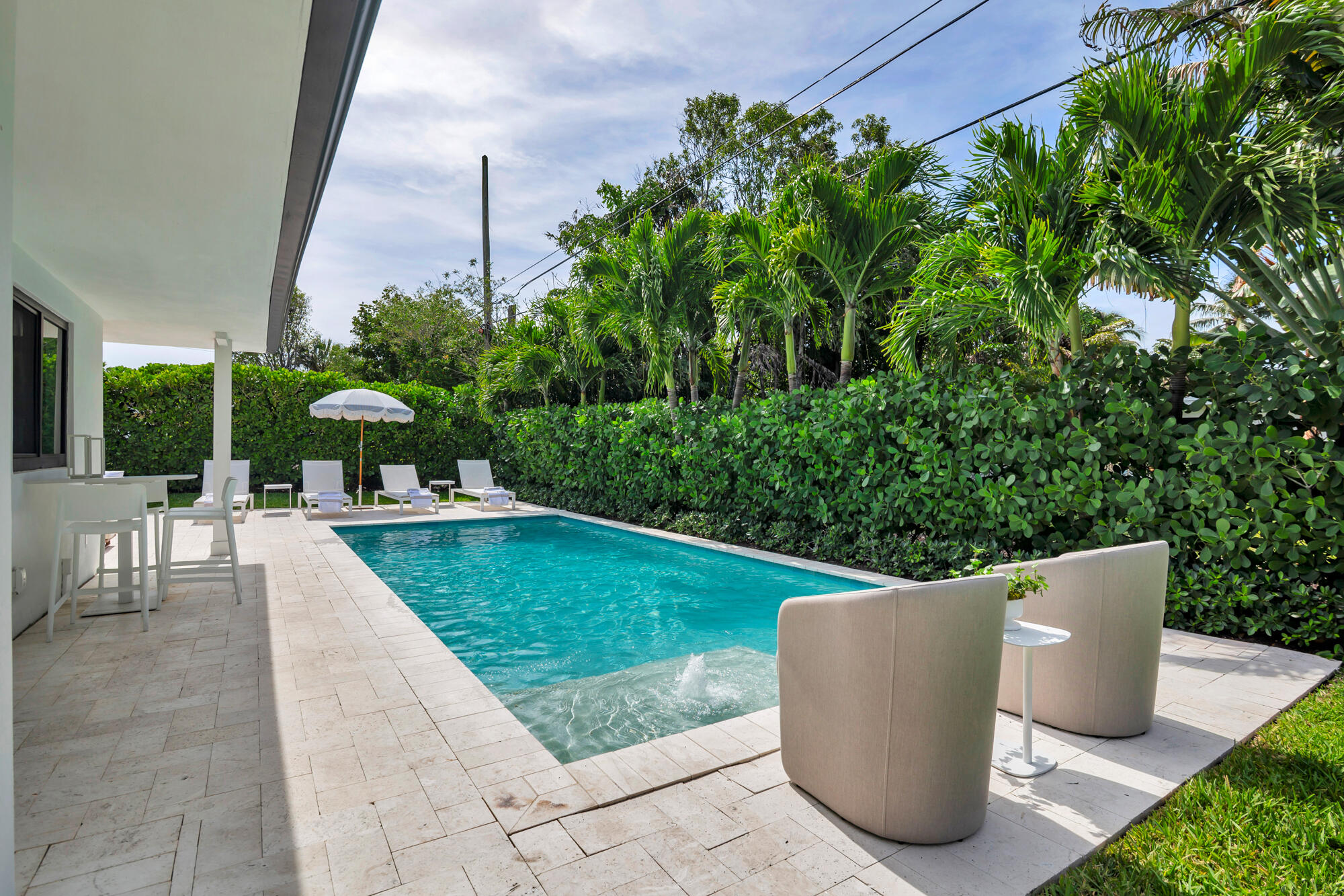320 Linda West Palm Beach, FL 33405