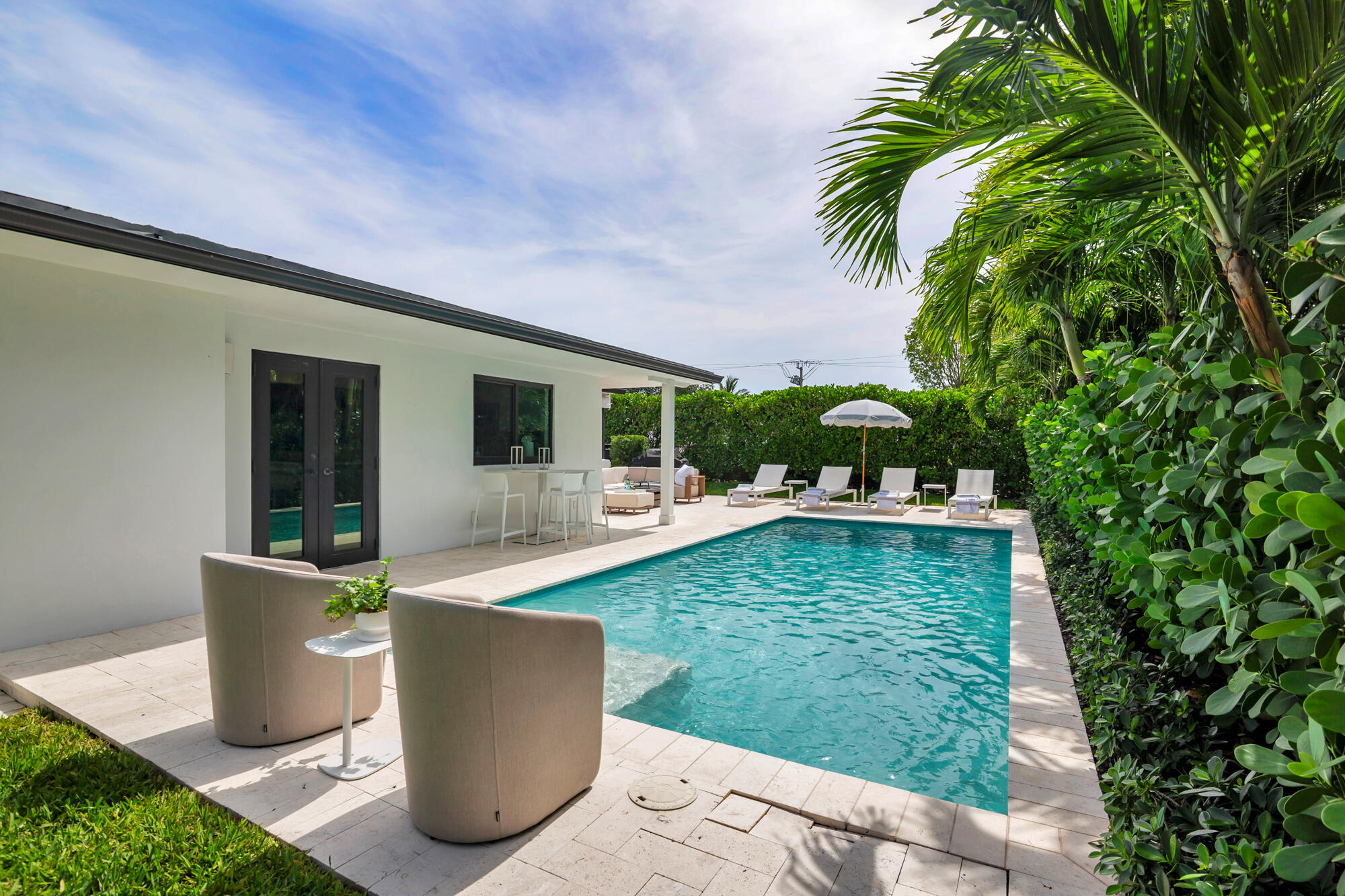 320 Linda West Palm Beach, FL 33405