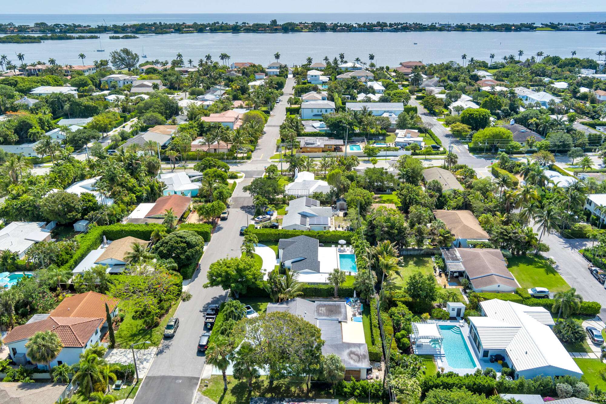 320 Linda West Palm Beach, FL 33405