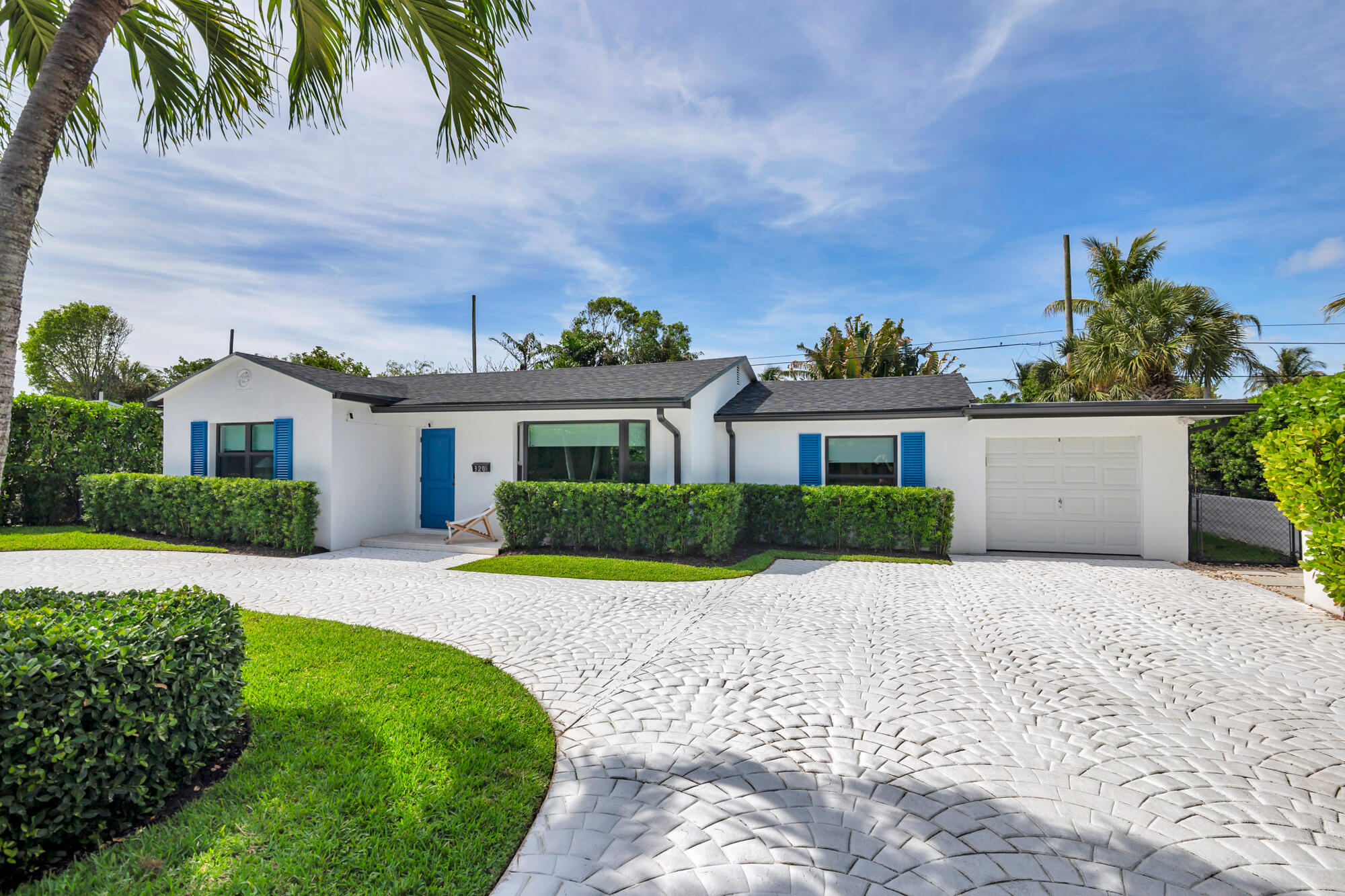320 Linda West Palm Beach, FL 33405