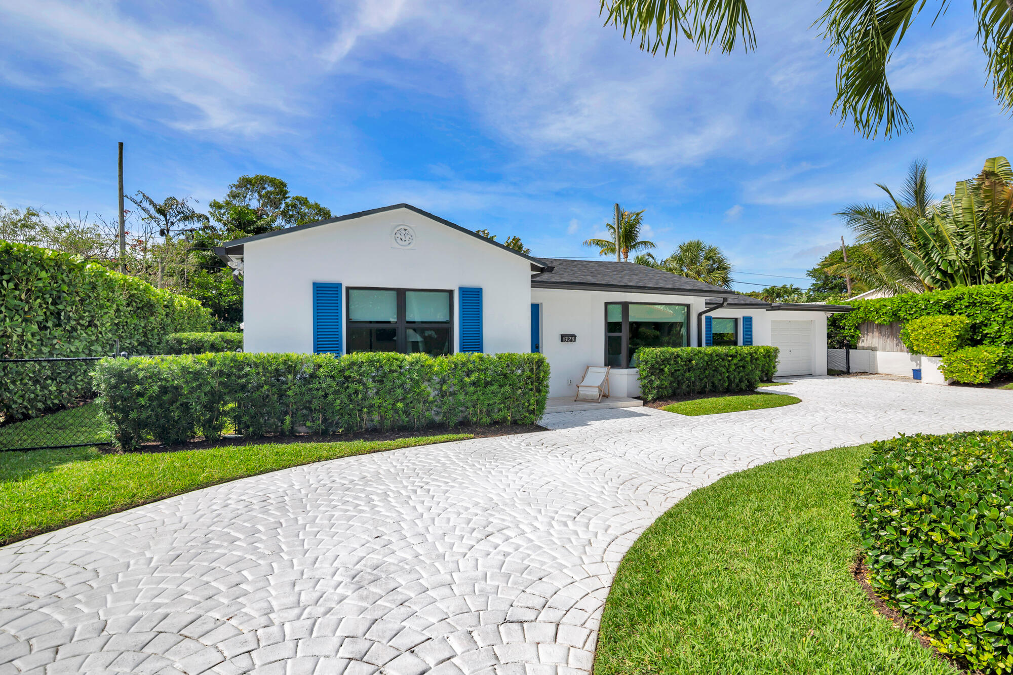 320 Linda West Palm Beach, FL 33405