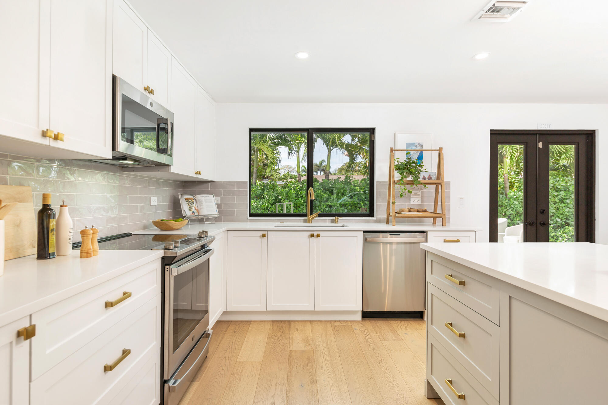 320 Linda West Palm Beach, FL 33405