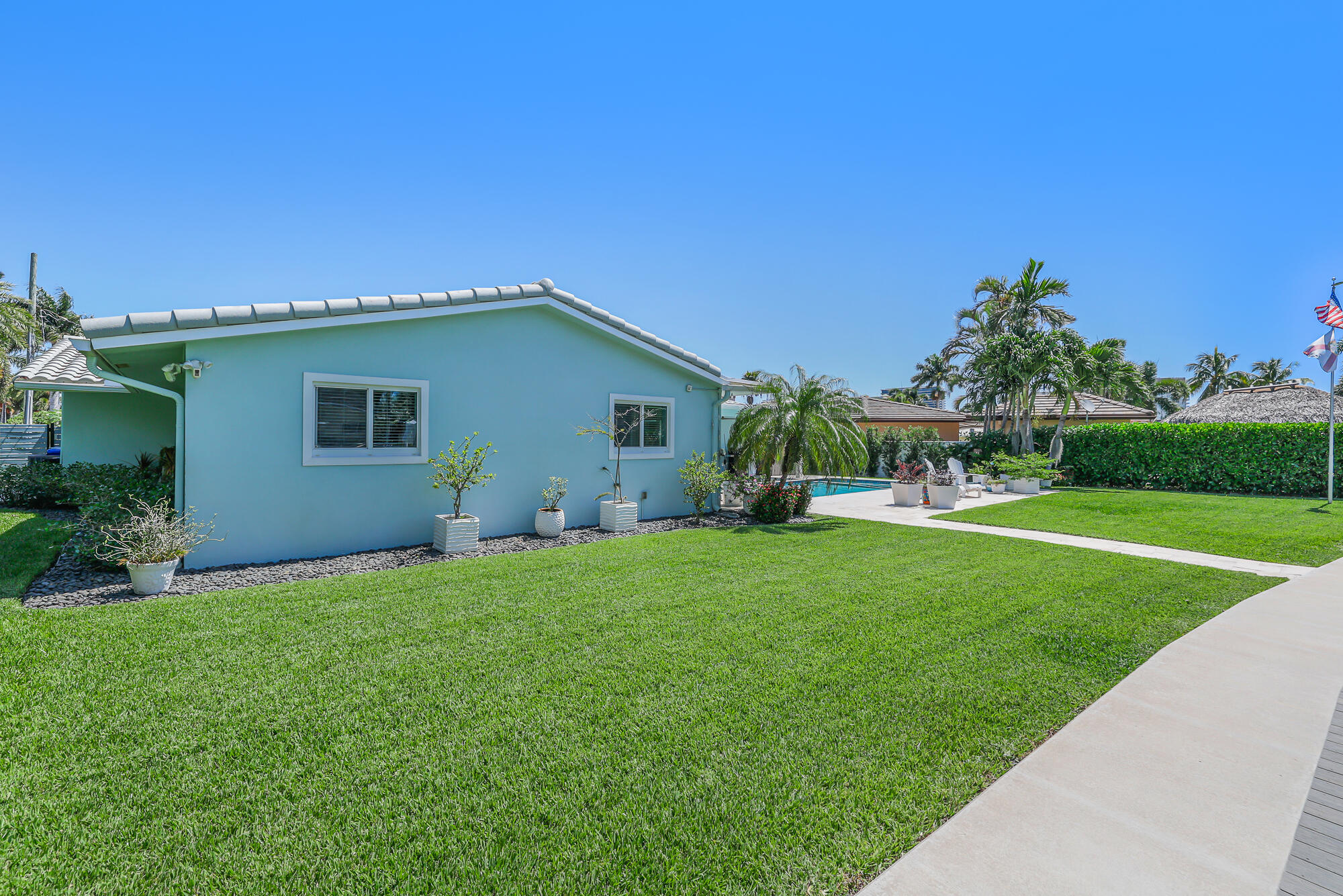 1030 NE 27th Pompano Beach, FL 33062