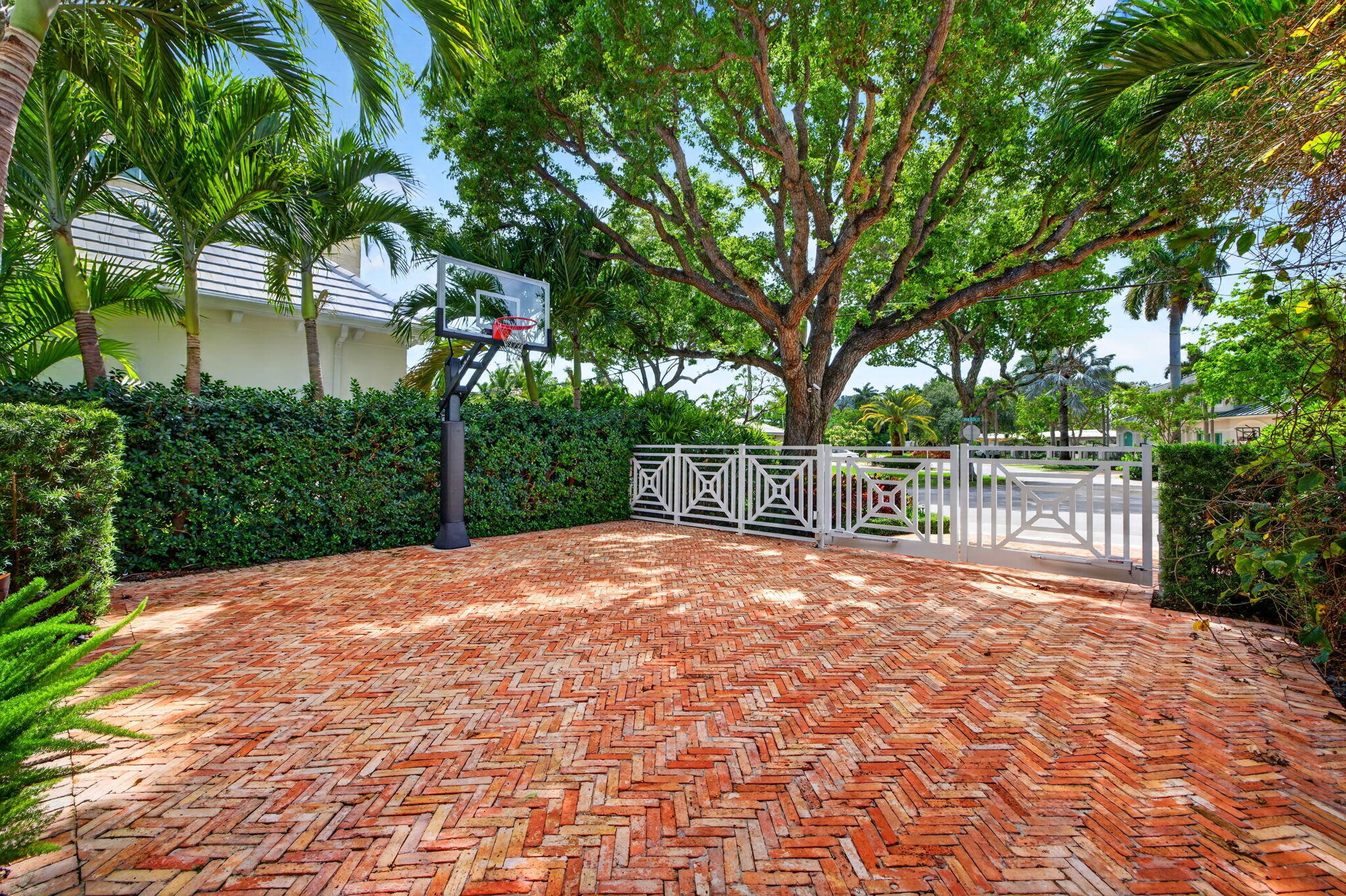 1900 Intracoastal Fort Lauderdale, FL 33305