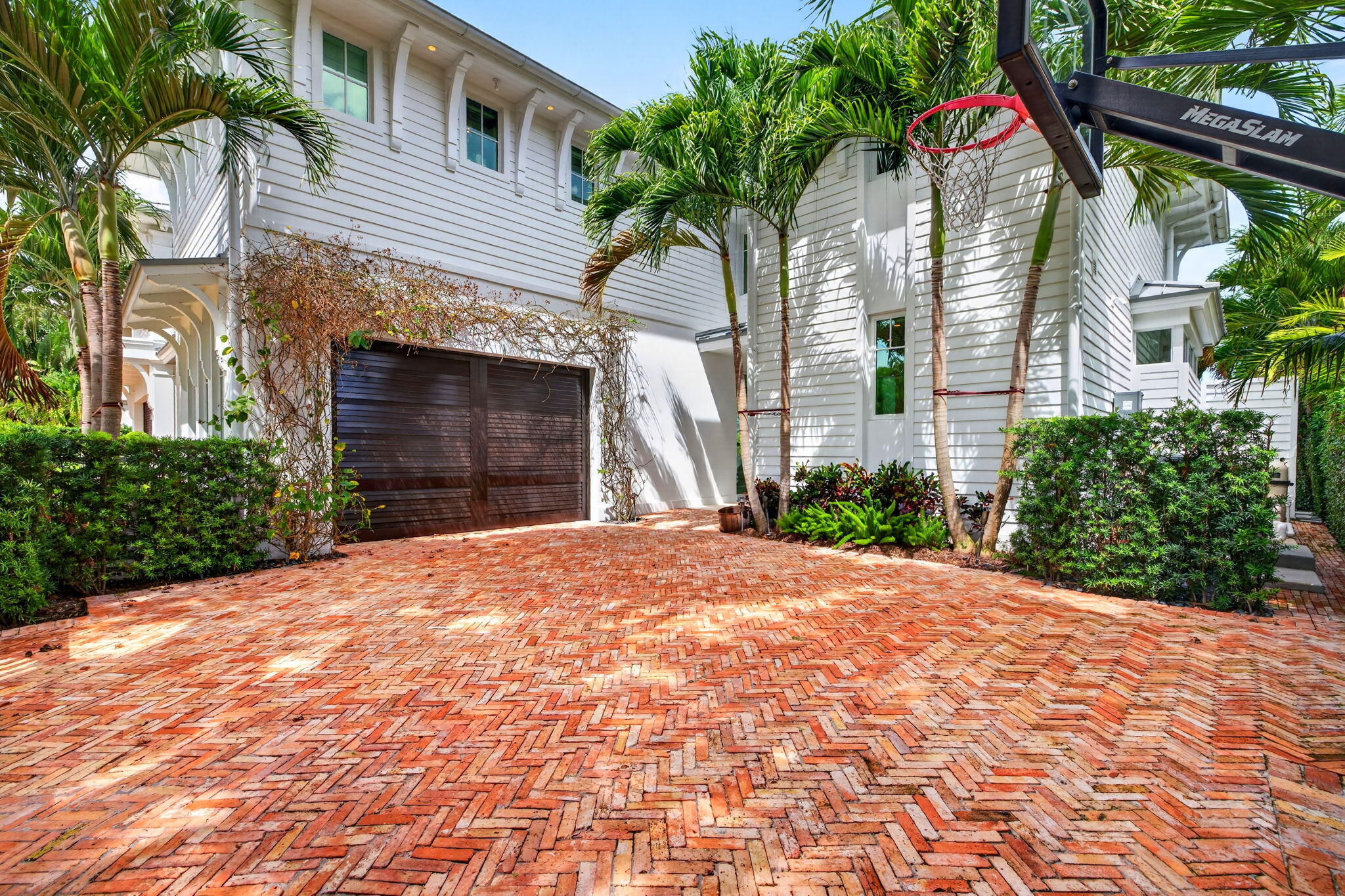 1900 Intracoastal Fort Lauderdale, FL 33305