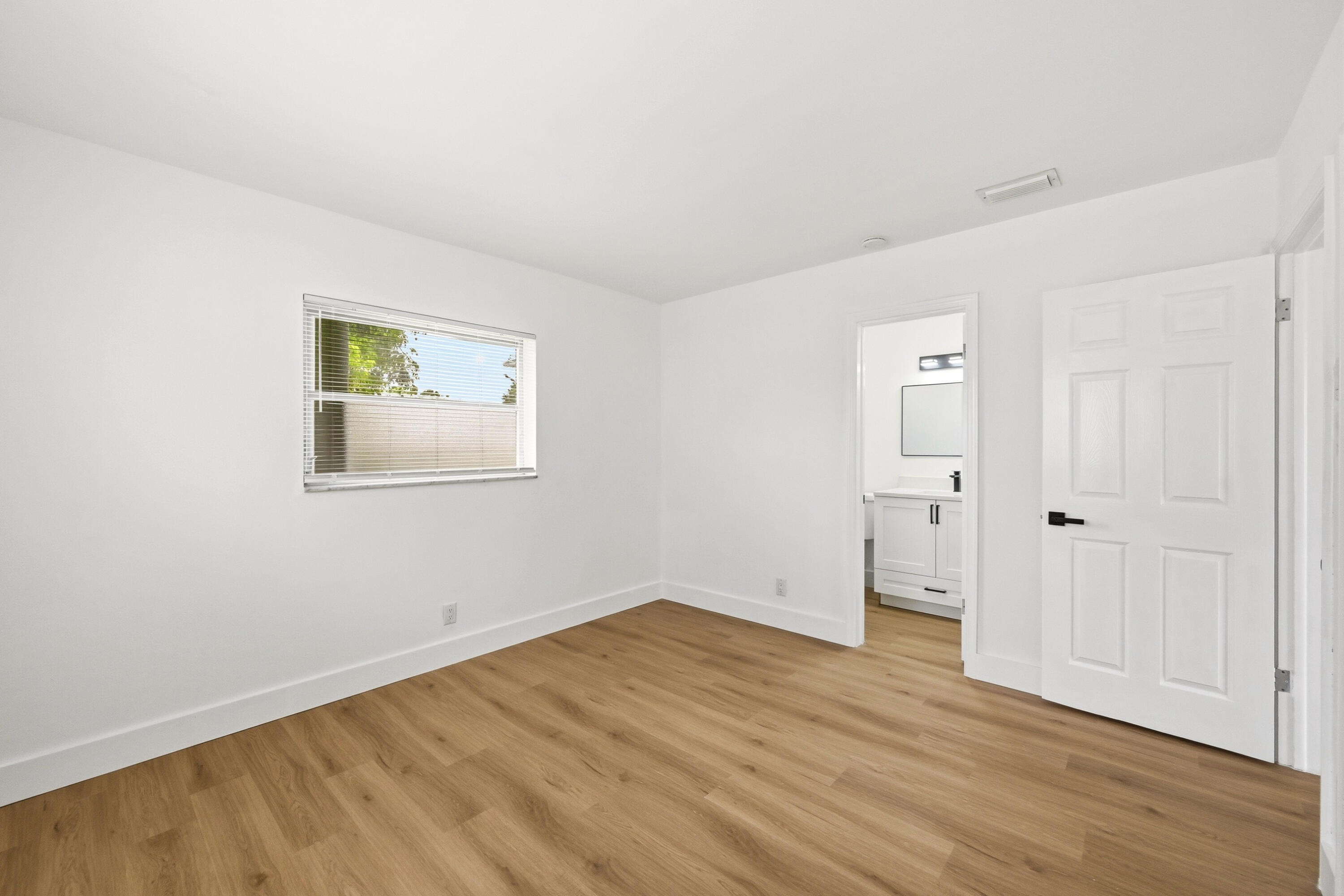 8410 NW 59th Tamarac, FL 33321